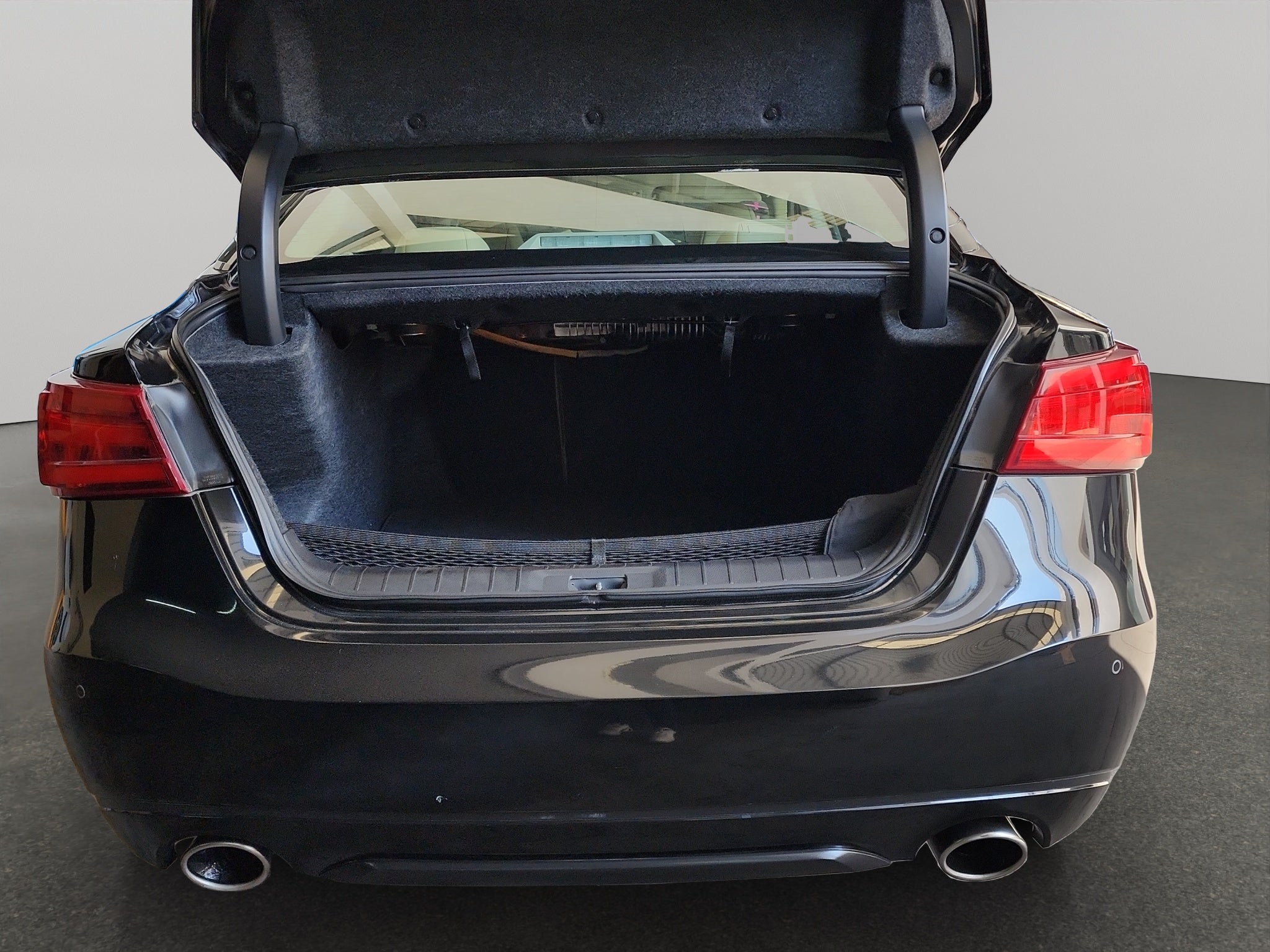 2016 Nissan Maxima 4 pts. Advance, TA, piel, GPS, RA-18 (línea nueva)