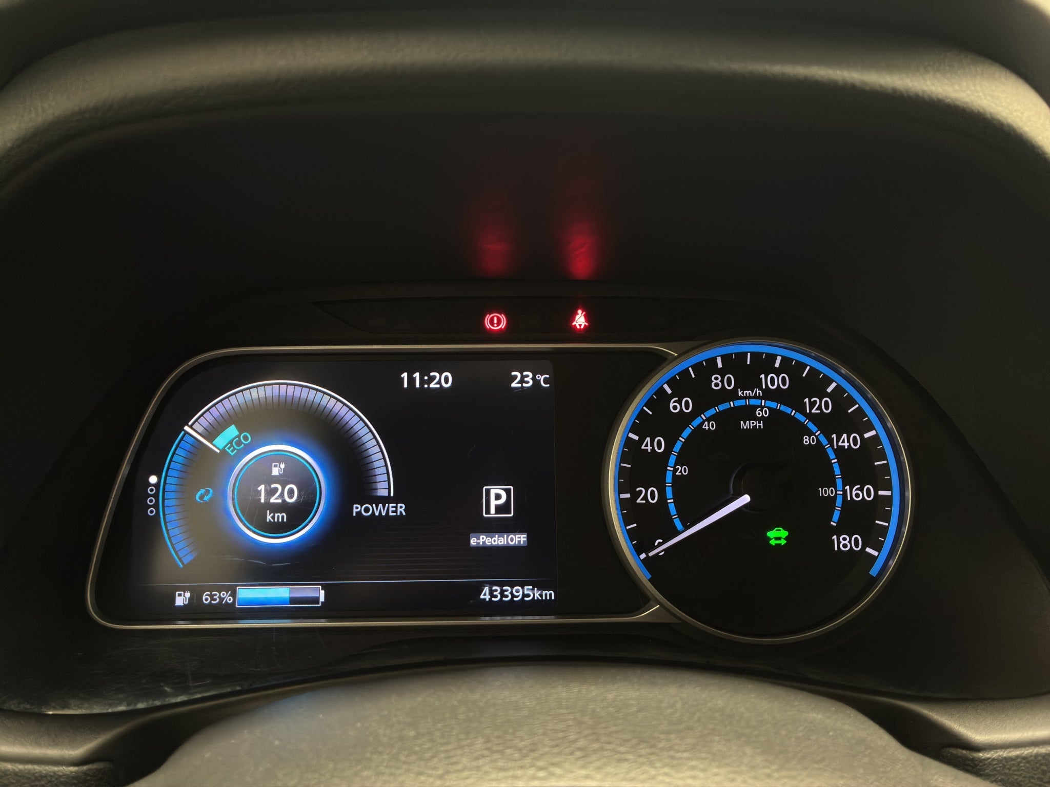 2021 Nissan Leaf 5 pts. HB SL, EV, autonomía 240 km, 40 kWh, piel, RA-17