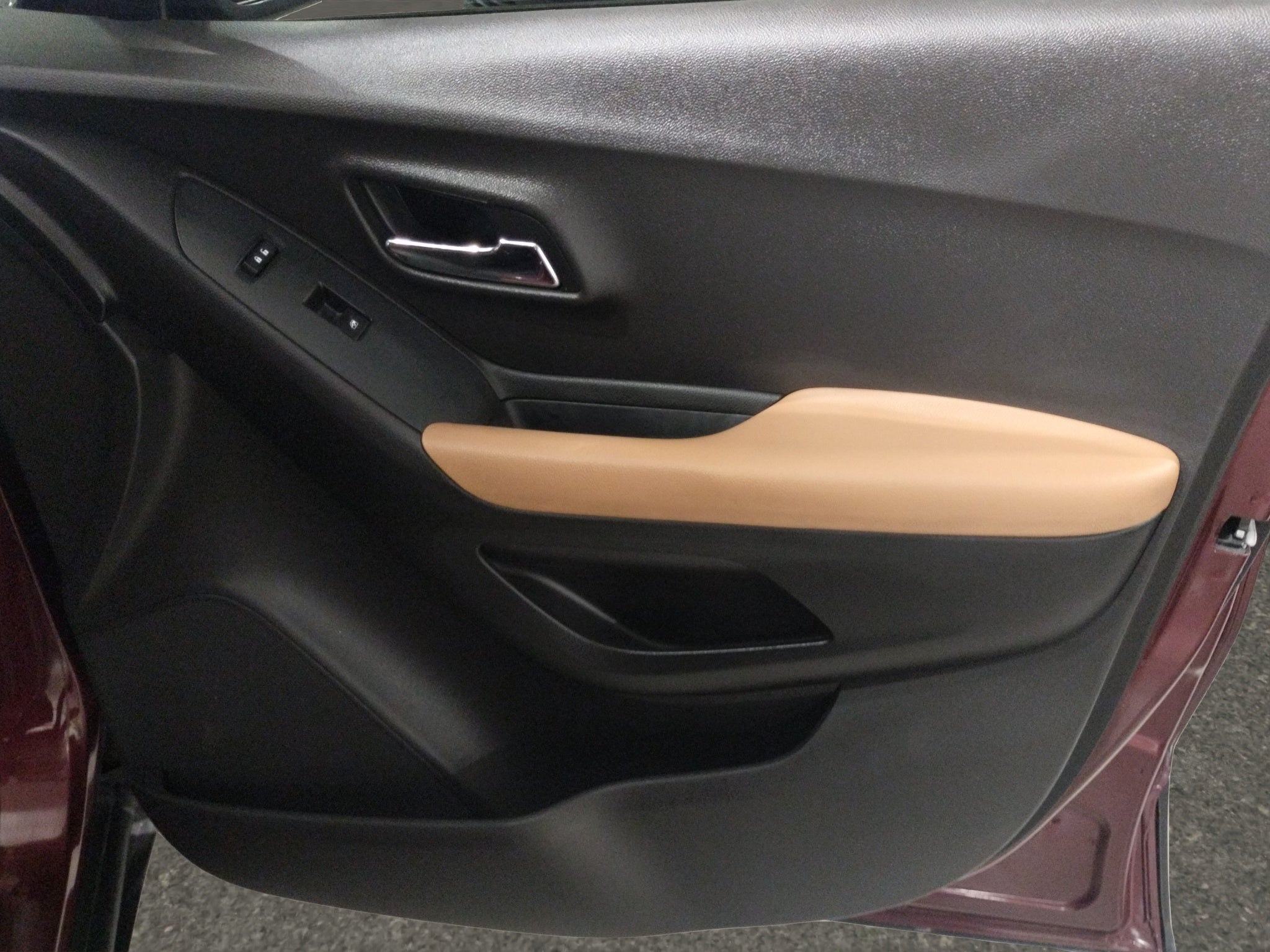 2017 Chevrolet Trax VUD 5 pts. LT, 1.8l, TA, tela/piel, RA-16 (cambio de línea)