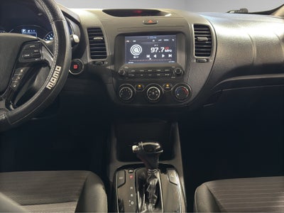 2018 Kia Forte 4 pts. EX, TM6, a/ac., pantalla 7