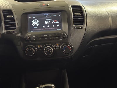 2018 Kia Forte 4 pts. EX, TM6, a/ac., pantalla 7