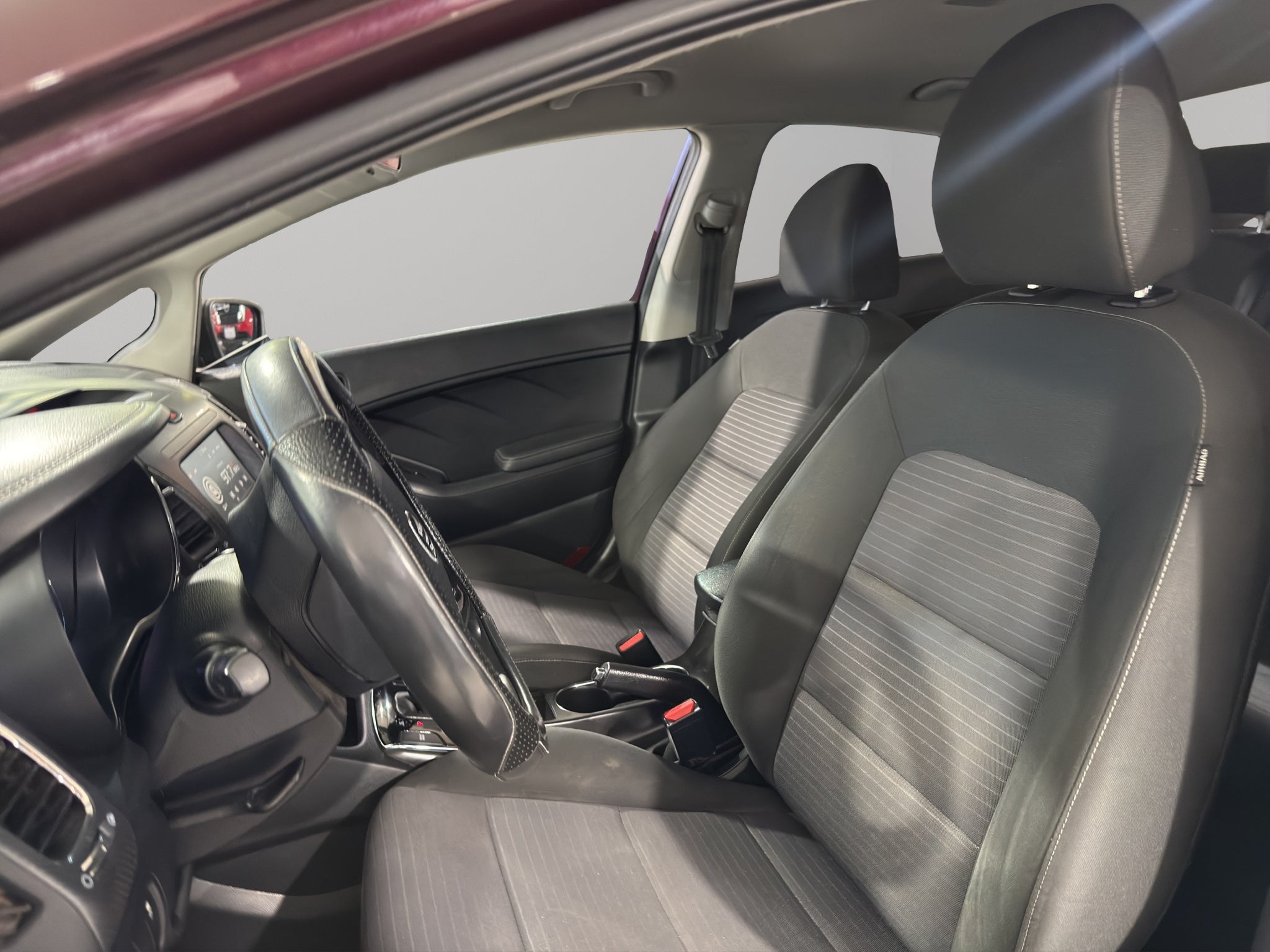 2018 Kia Forte 4 pts. EX, TM6, a/ac., pantalla 7