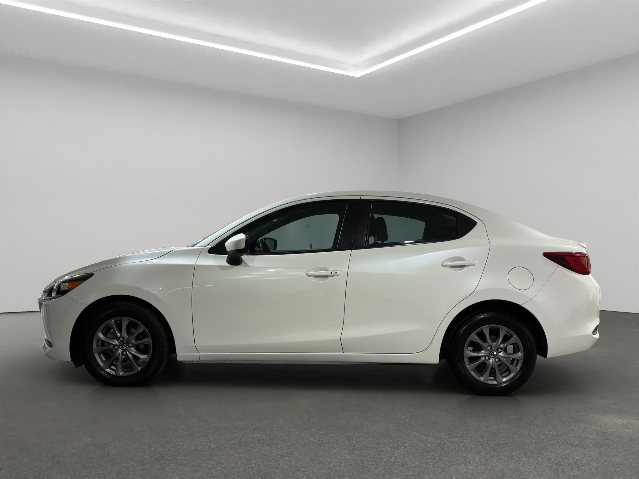2022 Mazda Mazda 2 4 pts. i Sport, 1.5l, TM6, a/ac., VE, RA-15