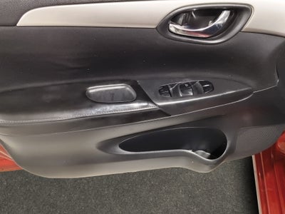 2019 Nissan Sentra 4 pts. Sense, TM6, a/ac., RA-16 (línea anterior)