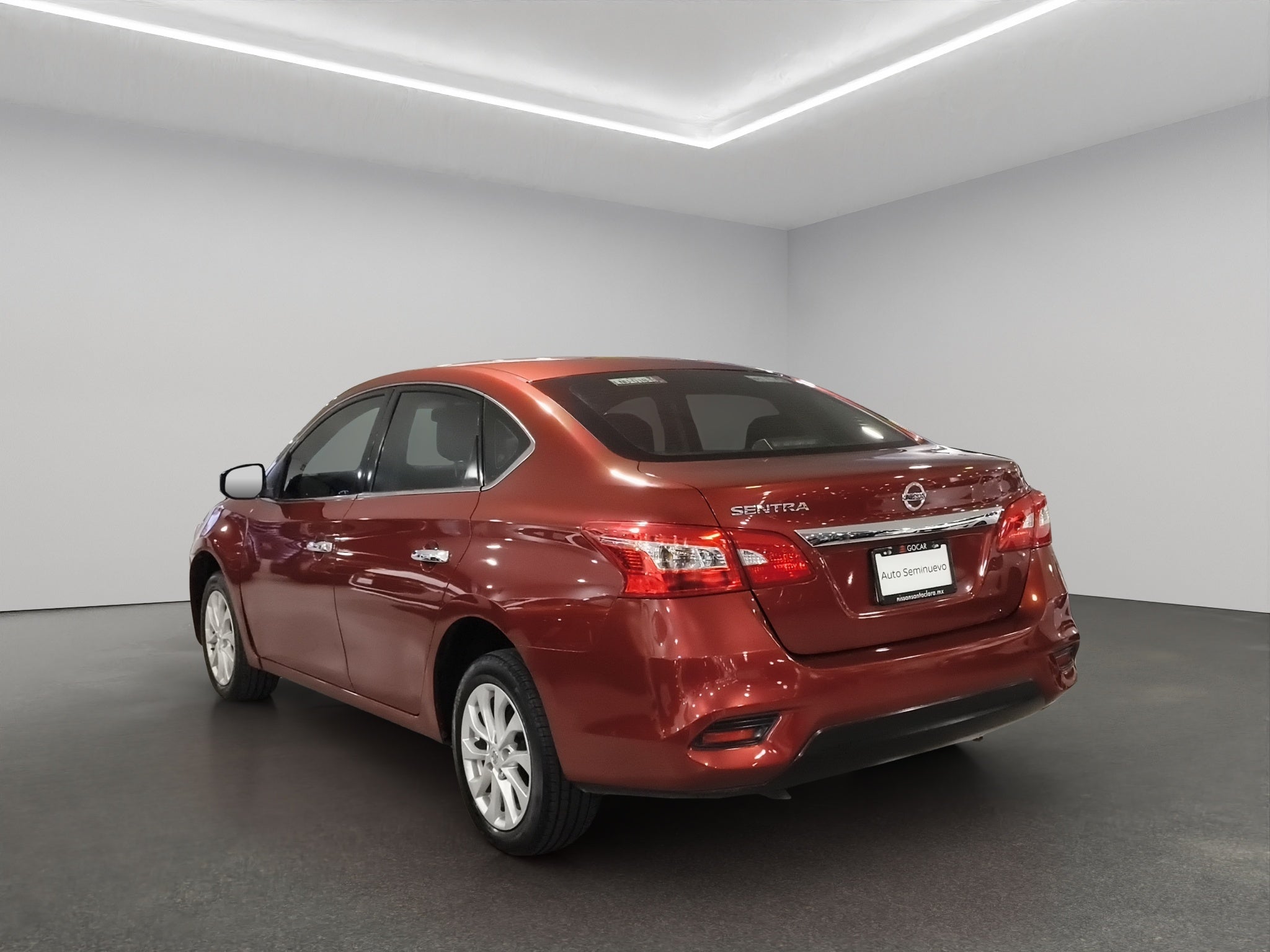 2019 Nissan Sentra 4 pts. Sense, TM6, a/ac., RA-16 (línea anterior)
