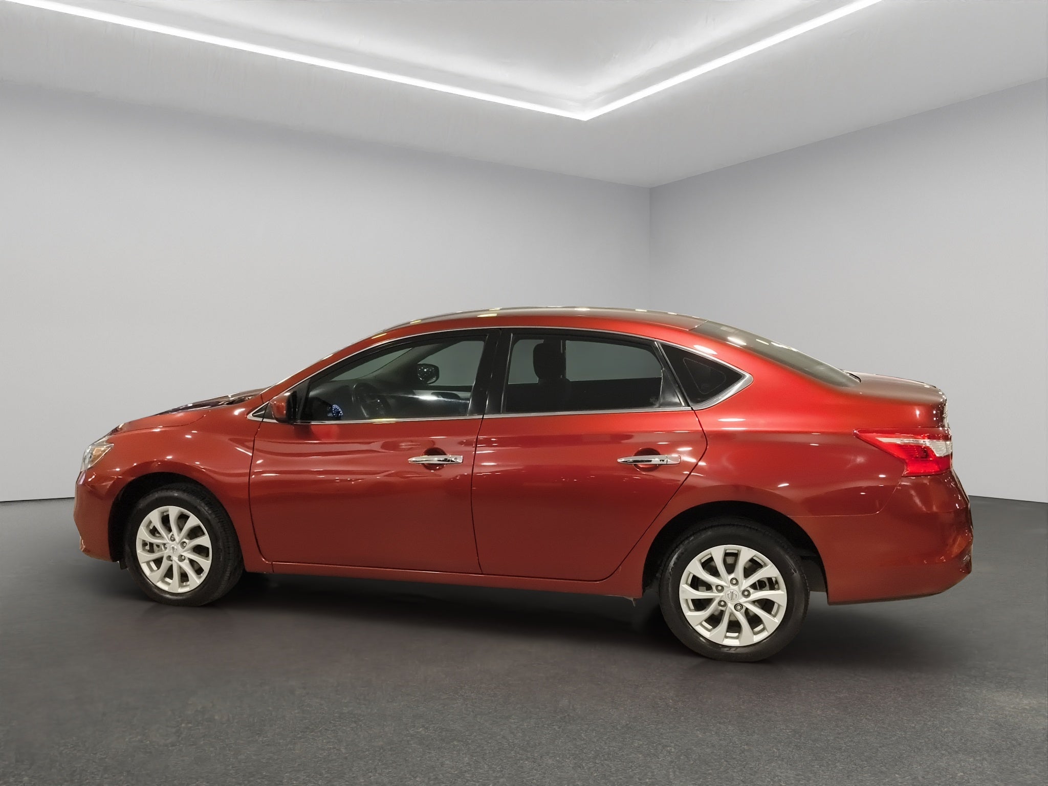 2019 Nissan Sentra 4 pts. Sense, TM6, a/ac., RA-16 (línea anterior)