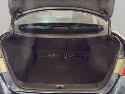 2019 Nissan Sentra 4 pts. Sense, TM6, a/ac., RA-16 (línea anterior)
