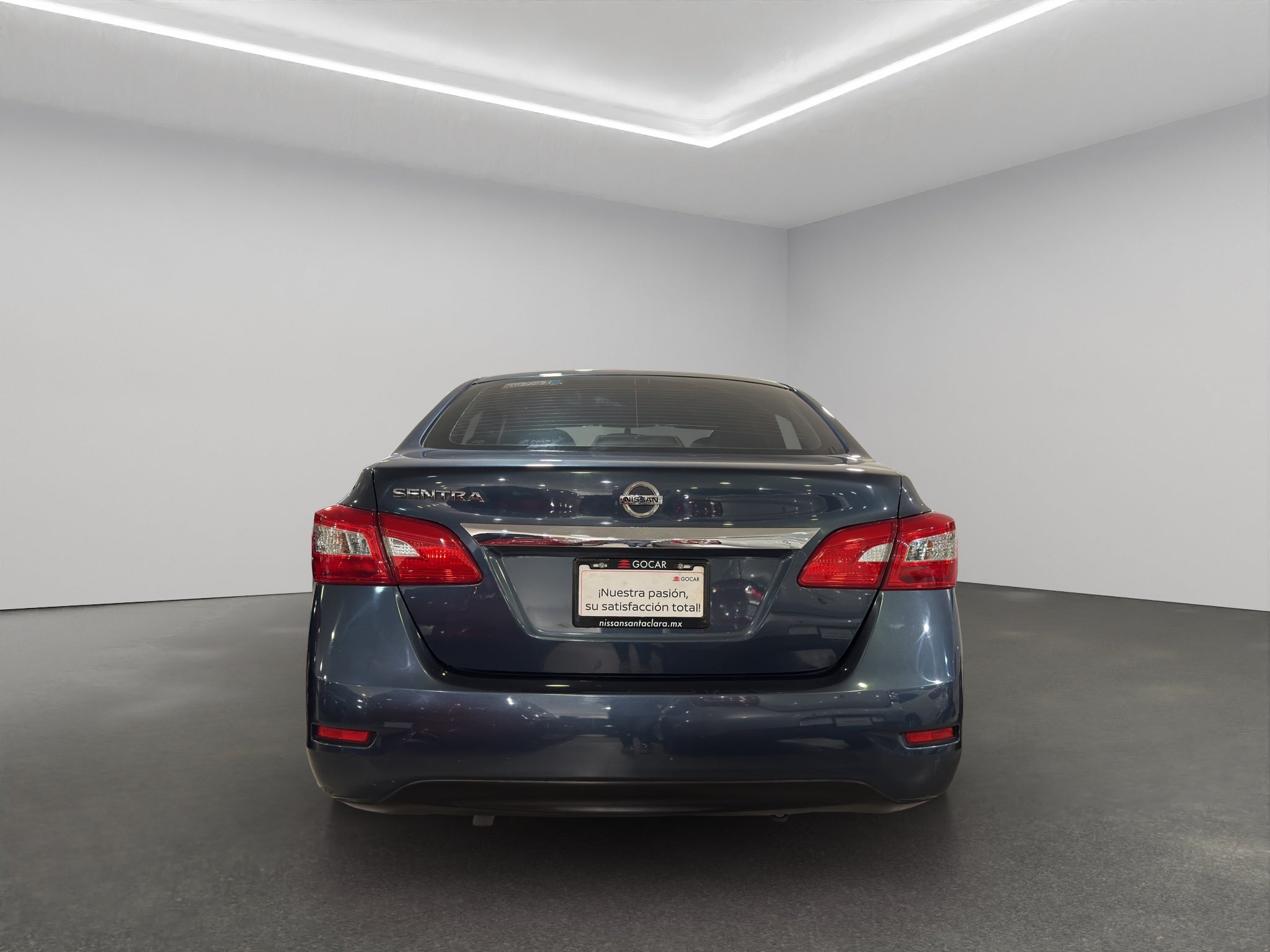 2019 Nissan Sentra 4 pts. Sense, TM6, a/ac., RA-16 (línea anterior)
