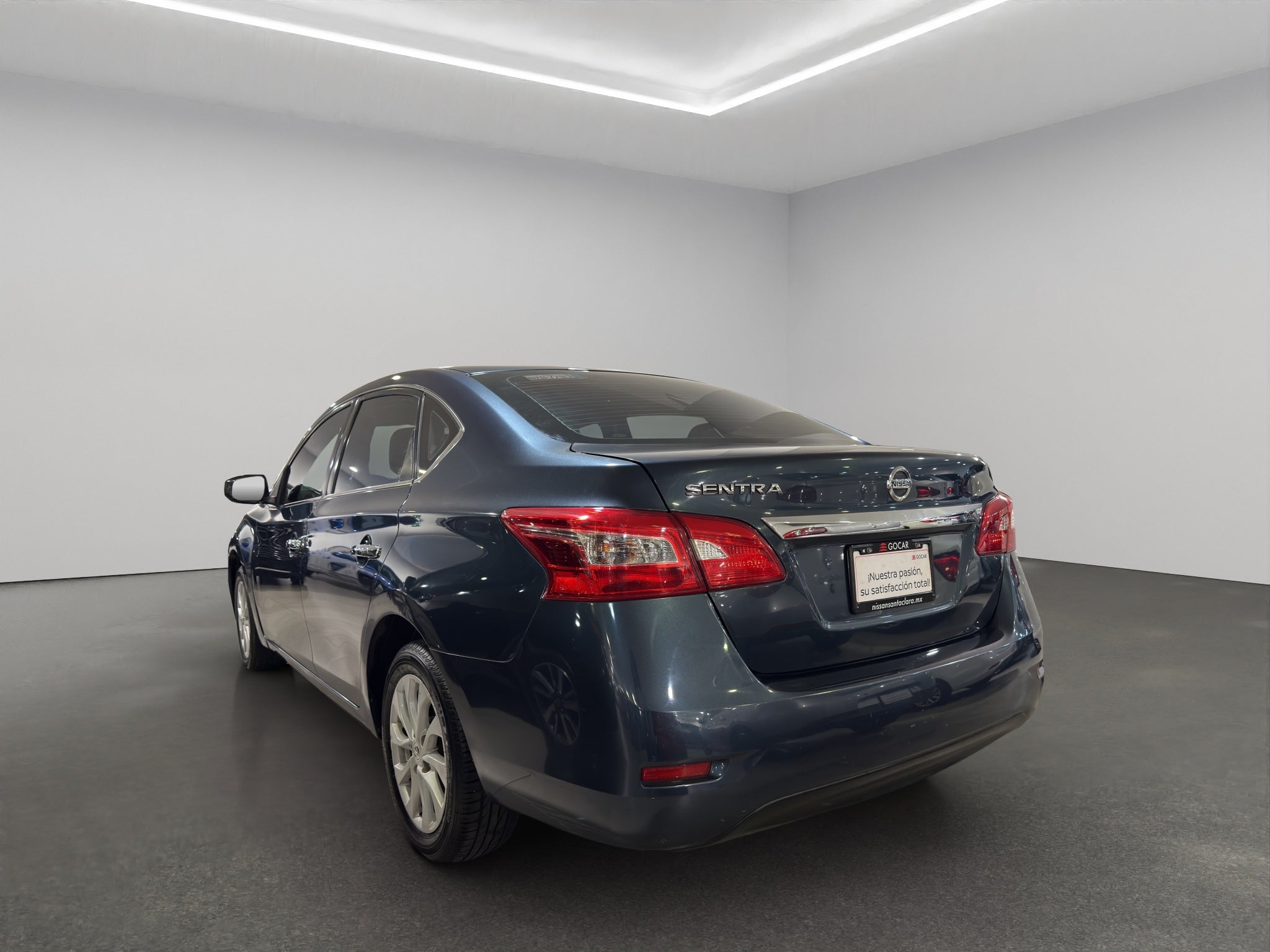 2019 Nissan Sentra 4 pts. Sense, TM6, a/ac., RA-16 (línea anterior)