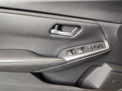 2023 Nissan Sentra 4 pts. SR, TA, a/ac., QC, s. Bose, f. led, RA-18