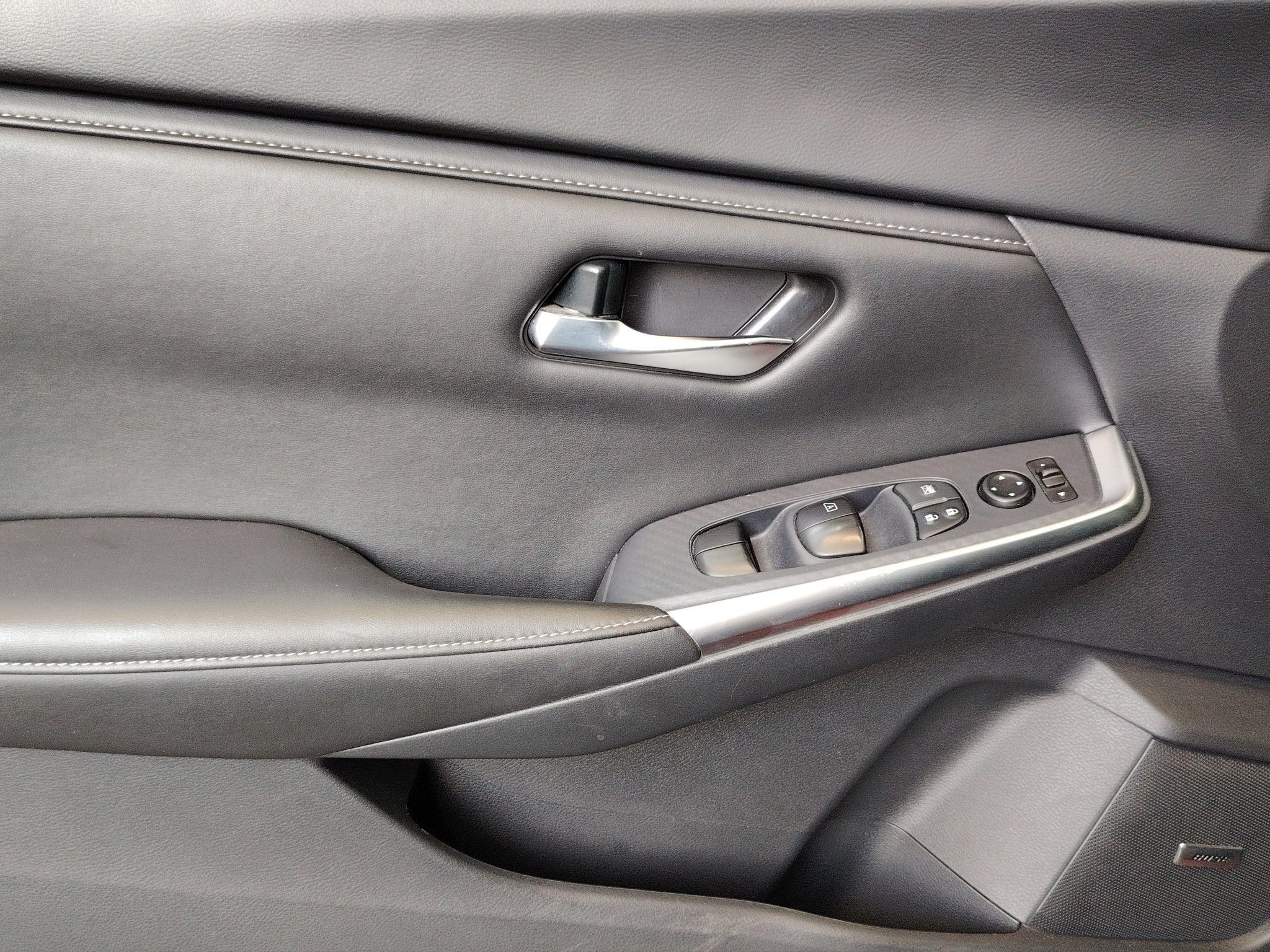 2023 Nissan Sentra 4 pts. SR, TA, a/ac., QC, s. Bose, f. led, RA-18