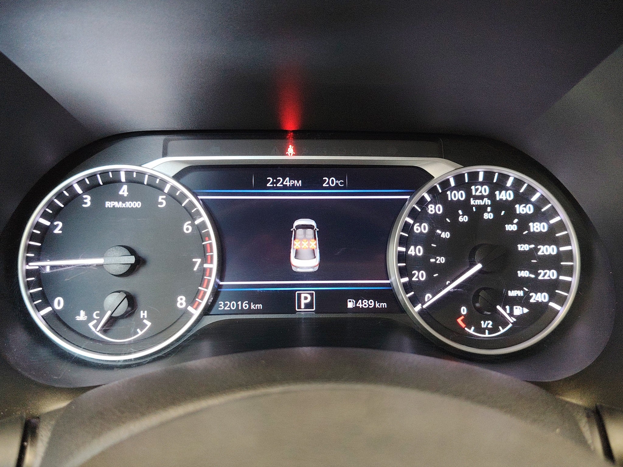 2023 Nissan Sentra 4 pts. SR, TA, a/ac., QC, s. Bose, f. led, RA-18