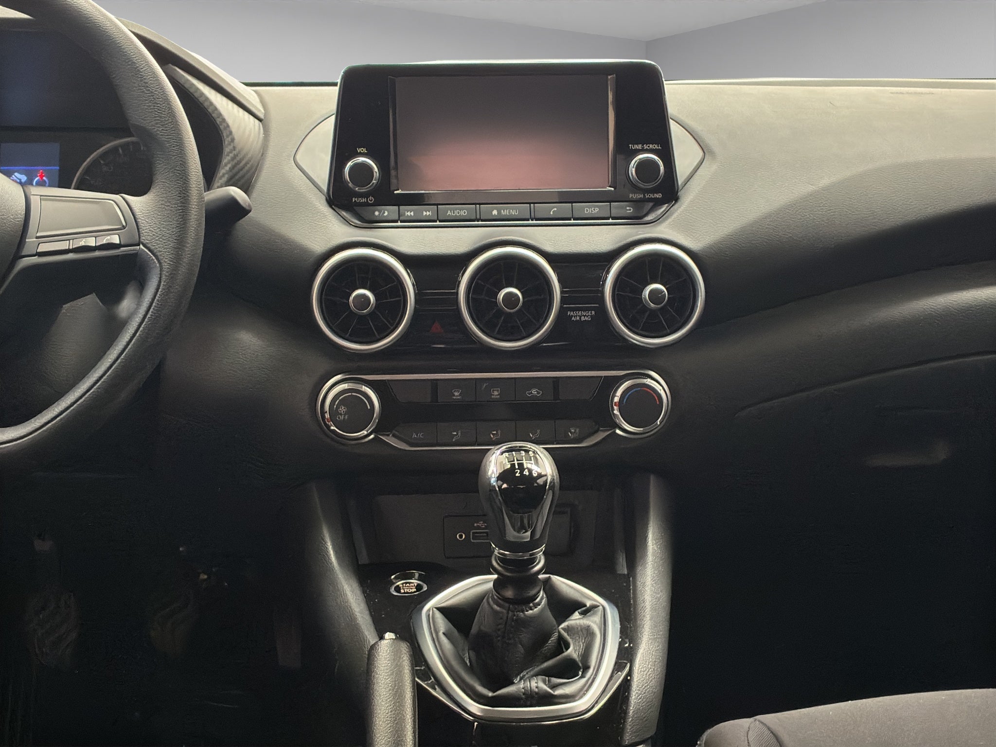 2024 Nissan Sentra 4 pts. Sense, TM6, a/ac., RA-16