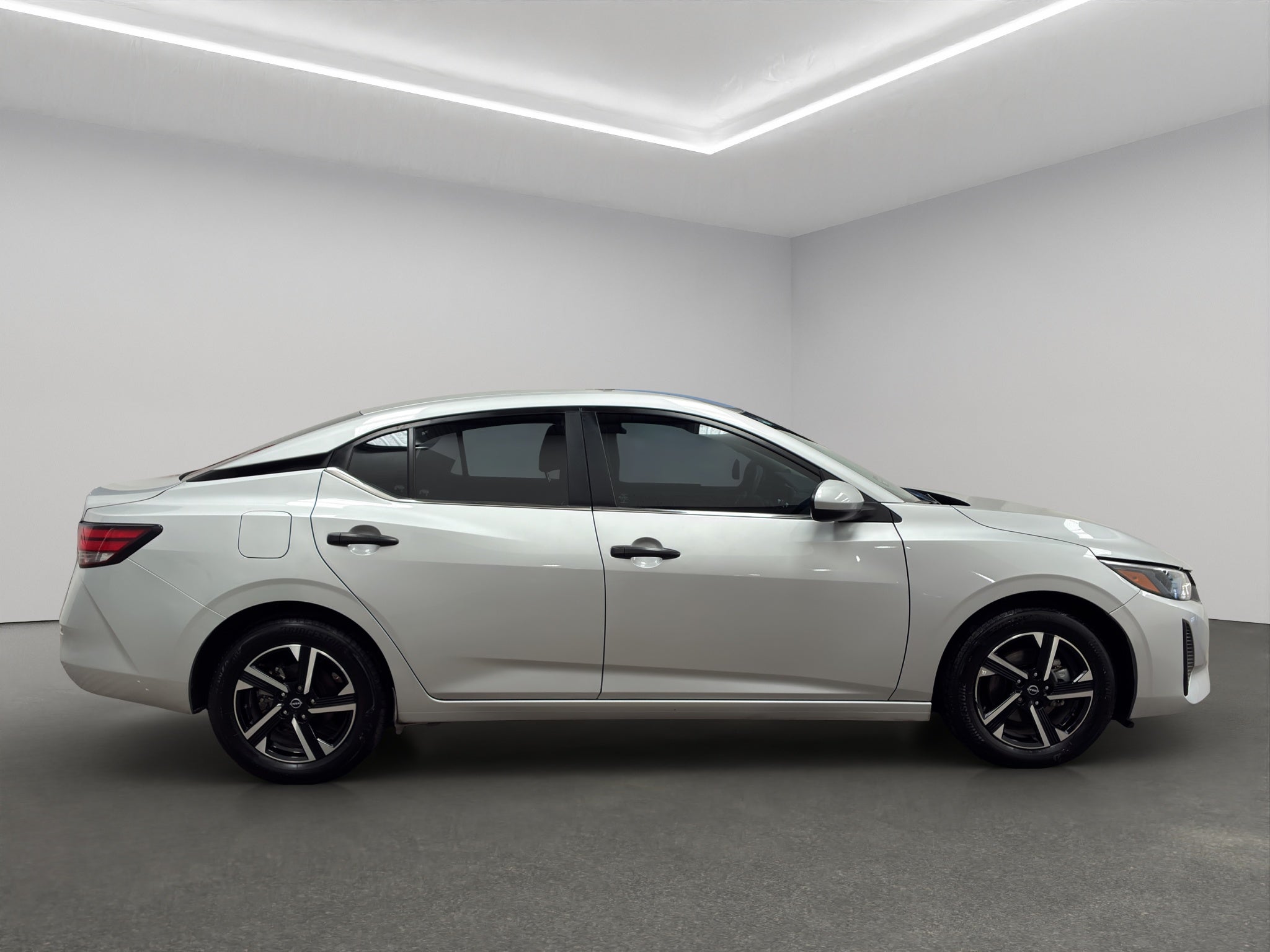 2024 Nissan Sentra 4 pts. Sense, TM6, a/ac., RA-16