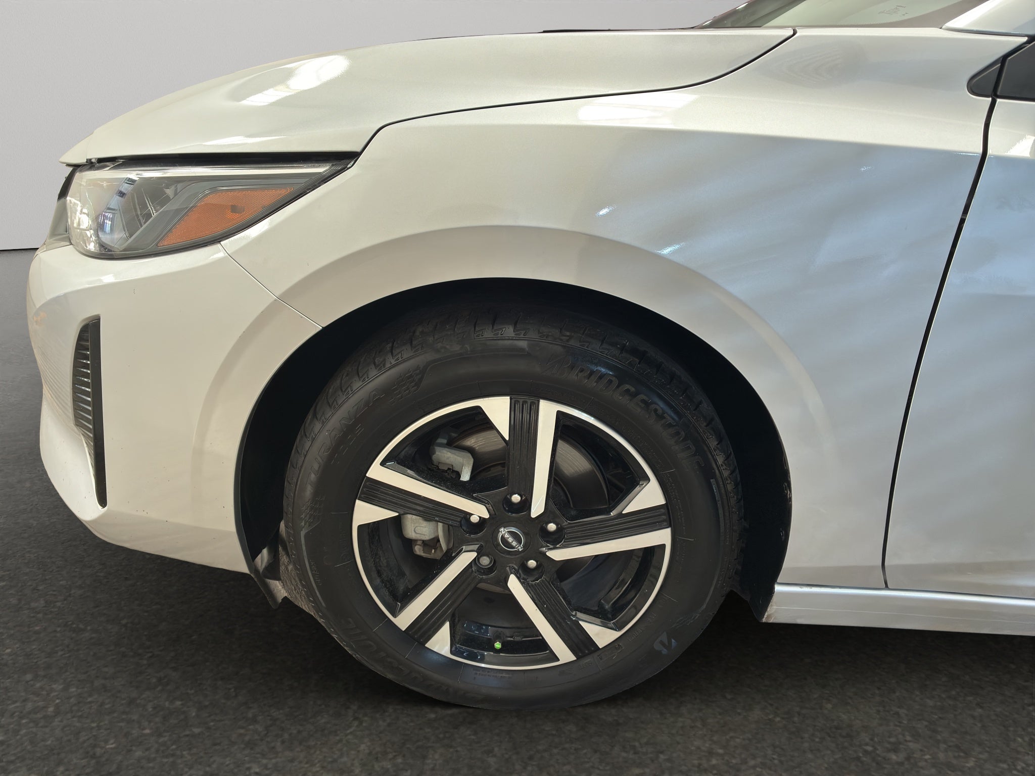 2024 Nissan Sentra 4 pts. Sense, TM6, a/ac., RA-16