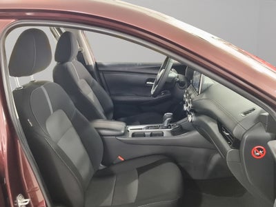2024 Nissan Sentra 4 pts. Advance, TM6, a/ac., f. niebla, RA-16