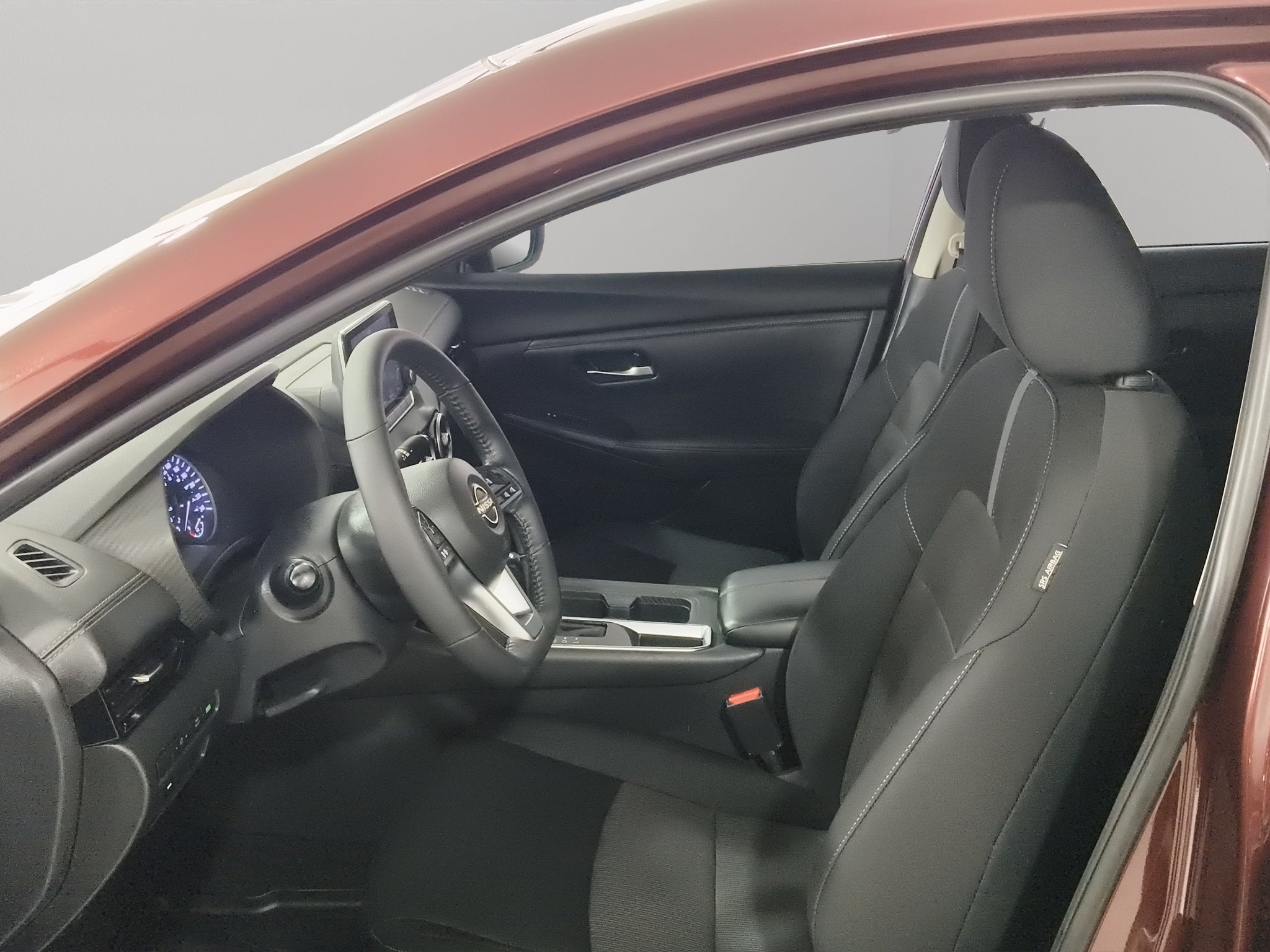2024 Nissan Sentra 4 pts. Advance, TM6, a/ac., f. niebla, RA-16