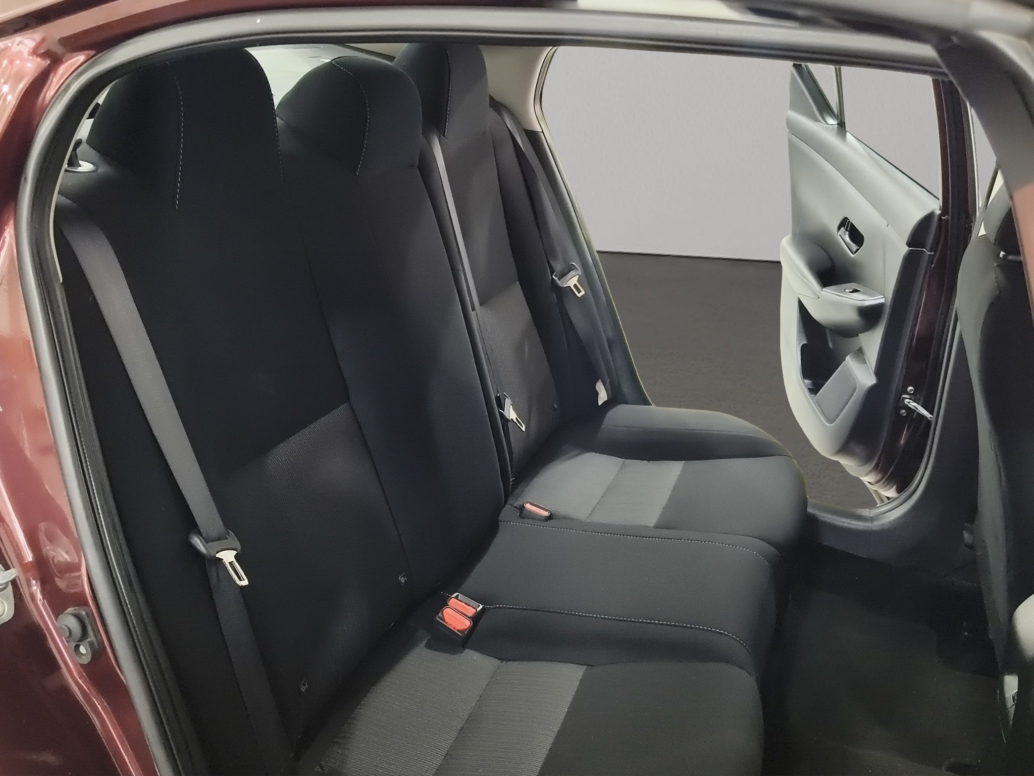 2024 Nissan Sentra 4 pts. Advance, TM6, a/ac., f. niebla, RA-16