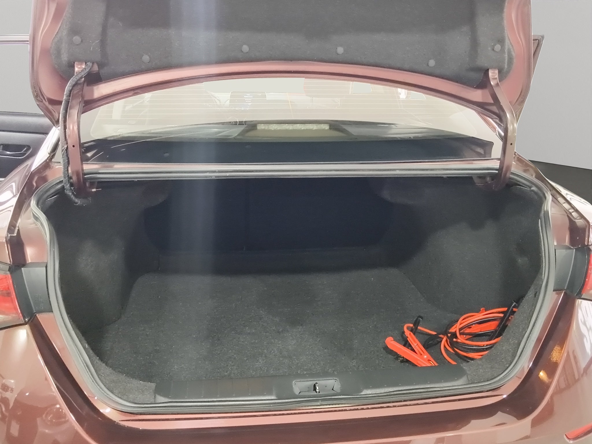 2024 Nissan Sentra 4 pts. Advance, TM6, a/ac., f. niebla, RA-16
