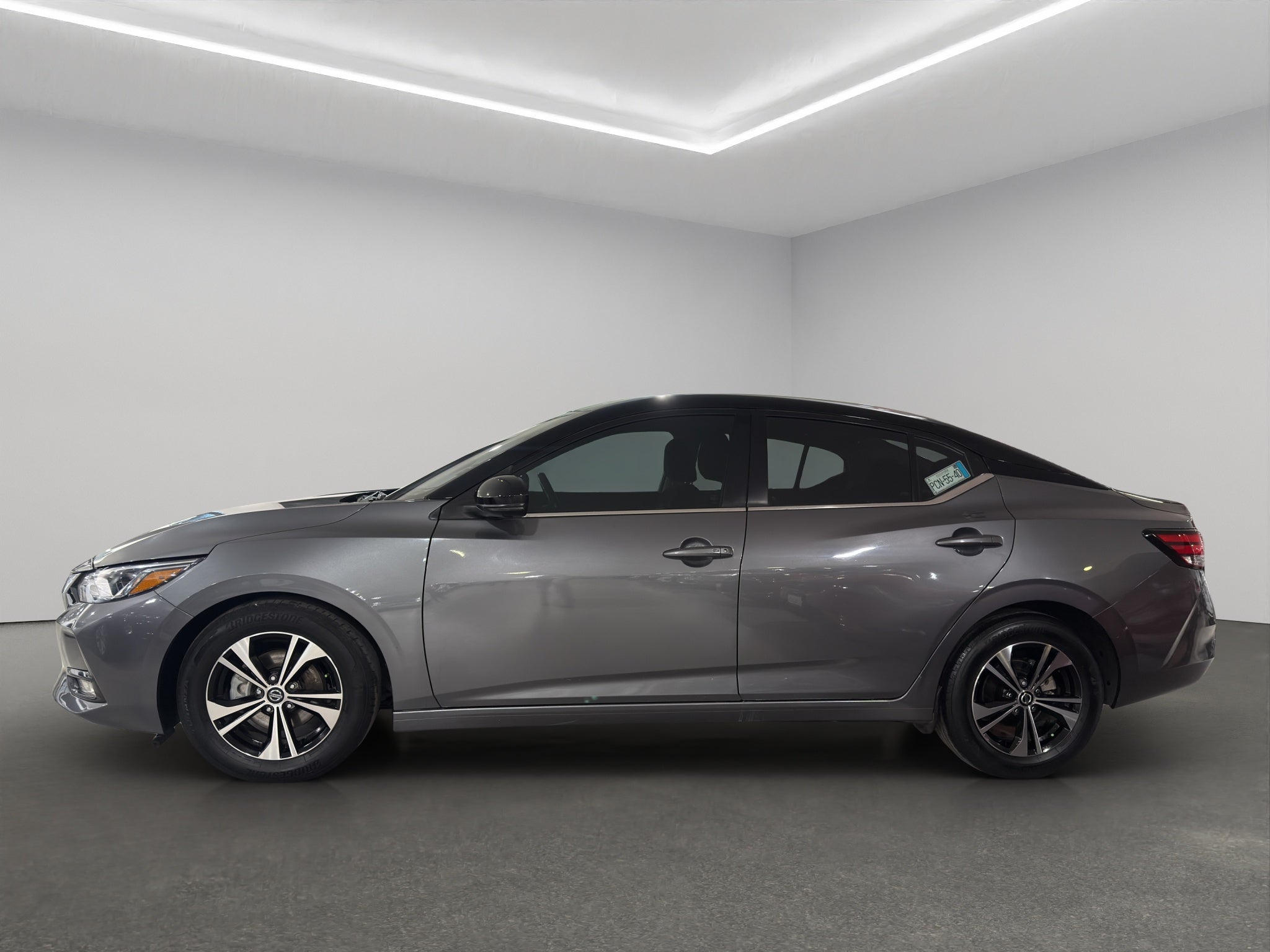 2022 Nissan Sentra 4 pts. Advance, TM6, a/ac., f. niebla, RA-16