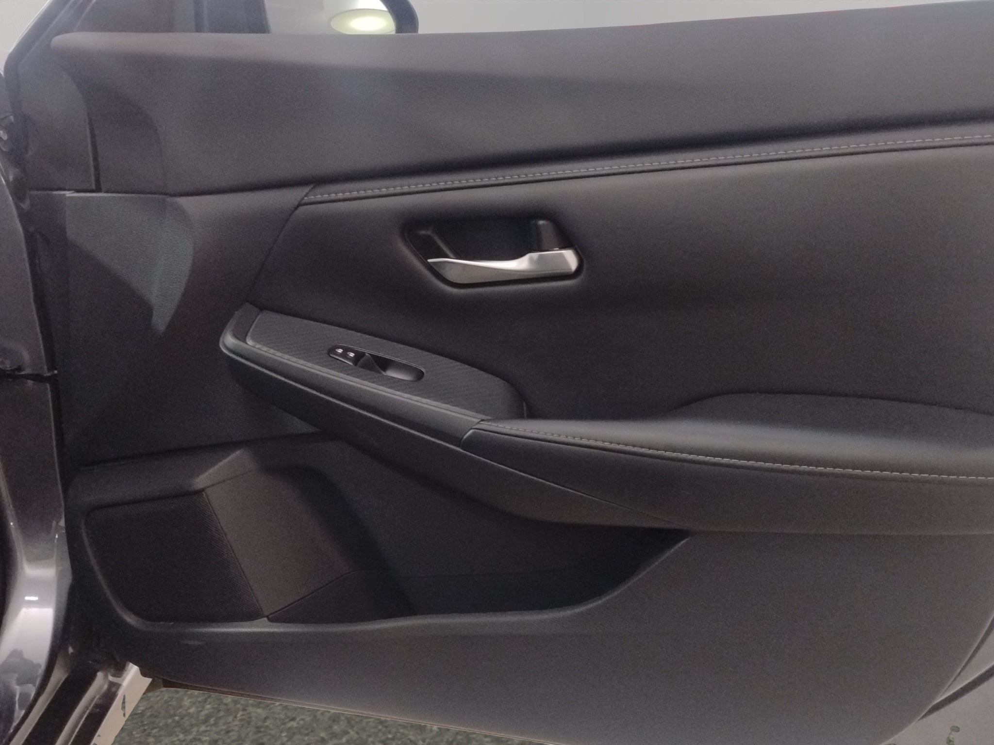 2023 Nissan Sentra 4 pts. Advance, TM6, a/ac., f. niebla, RA-16