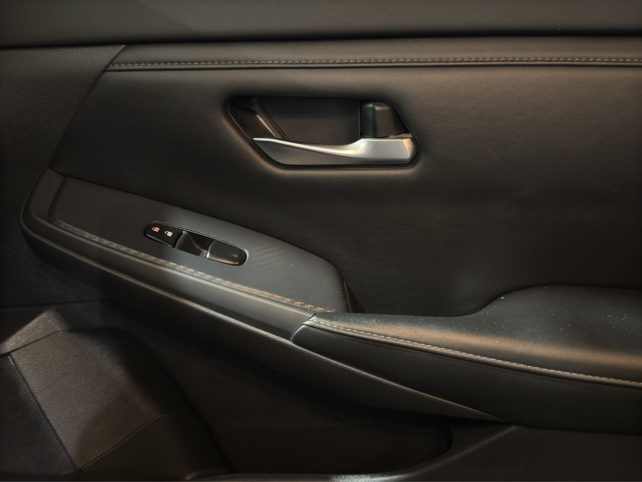 2022 Nissan Sentra 4 pts. Sense, TM6, a/ac., RA-16