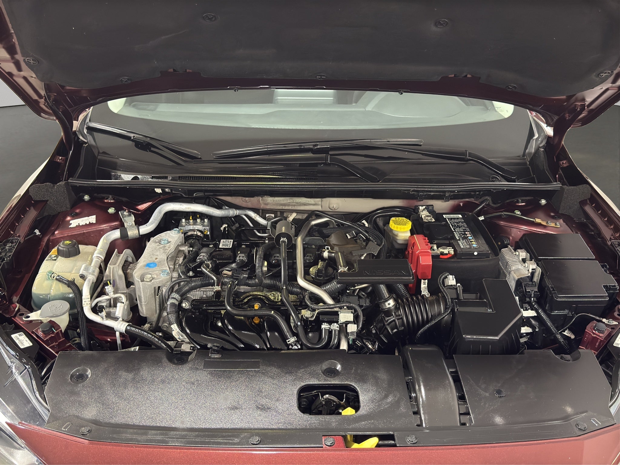 2022 Nissan Sentra 4 pts. Sense, TM6, a/ac., RA-16