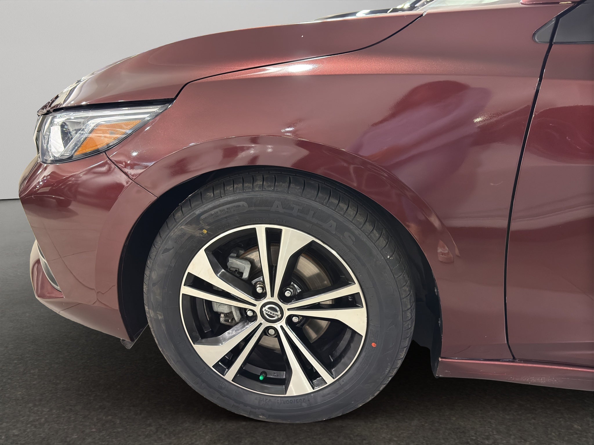 2022 Nissan Sentra 4 pts. Sense, TM6, a/ac., RA-16