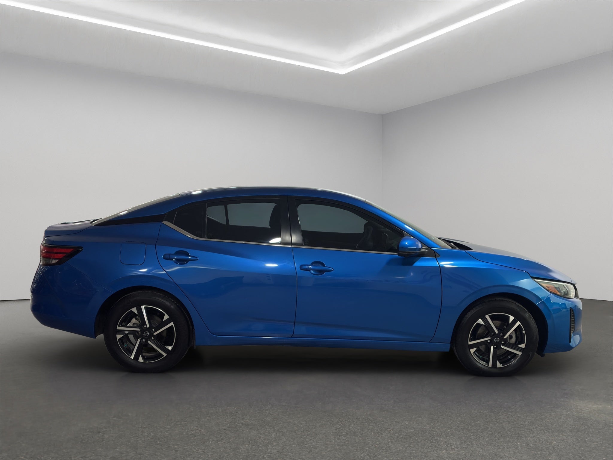 2024 Nissan Sentra 4 pts. Advance, TM6, a/ac., f. niebla, RA-16