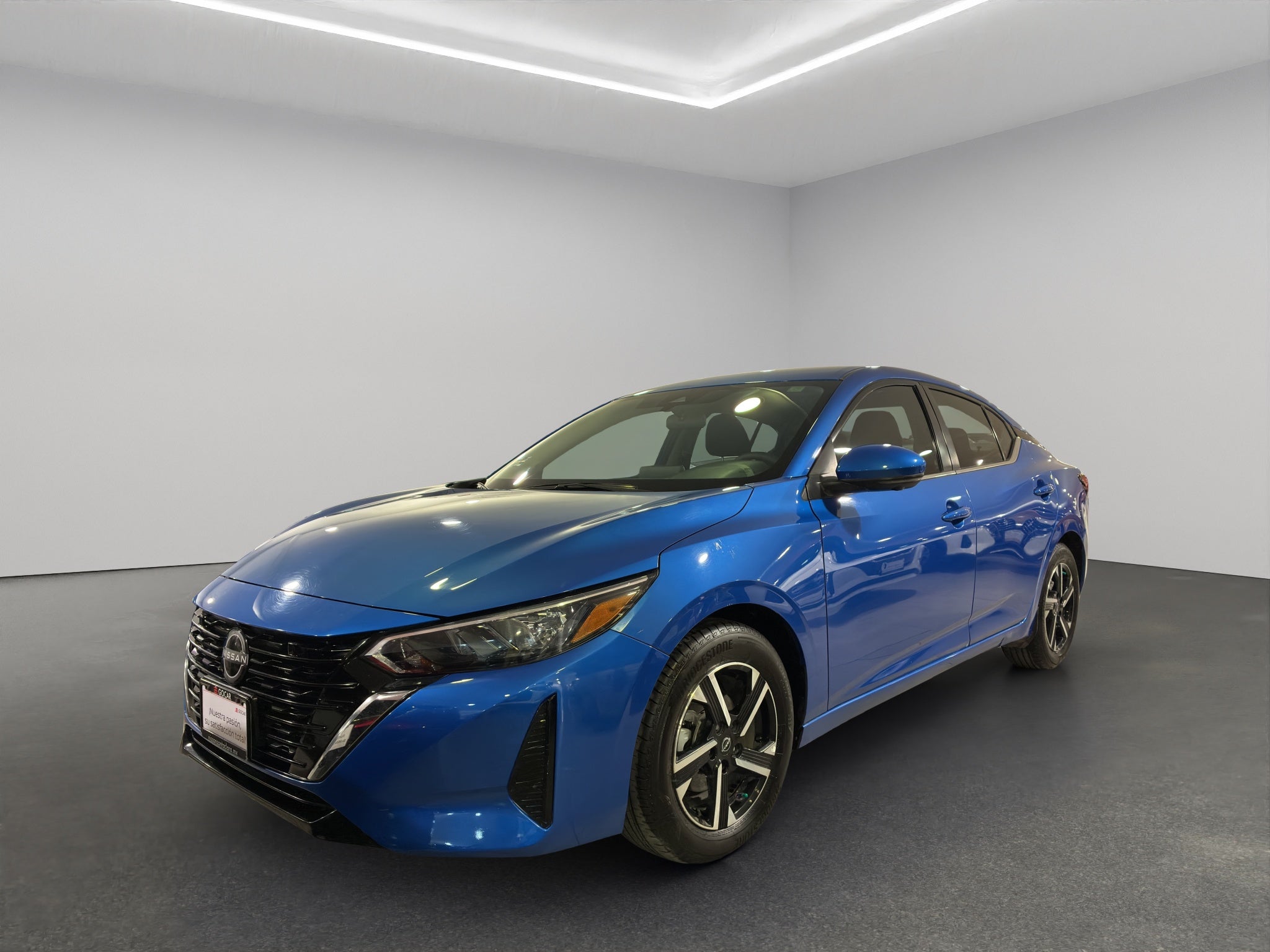 2024 Nissan Sentra 4 pts. Advance, TM6, a/ac., f. niebla, RA-16