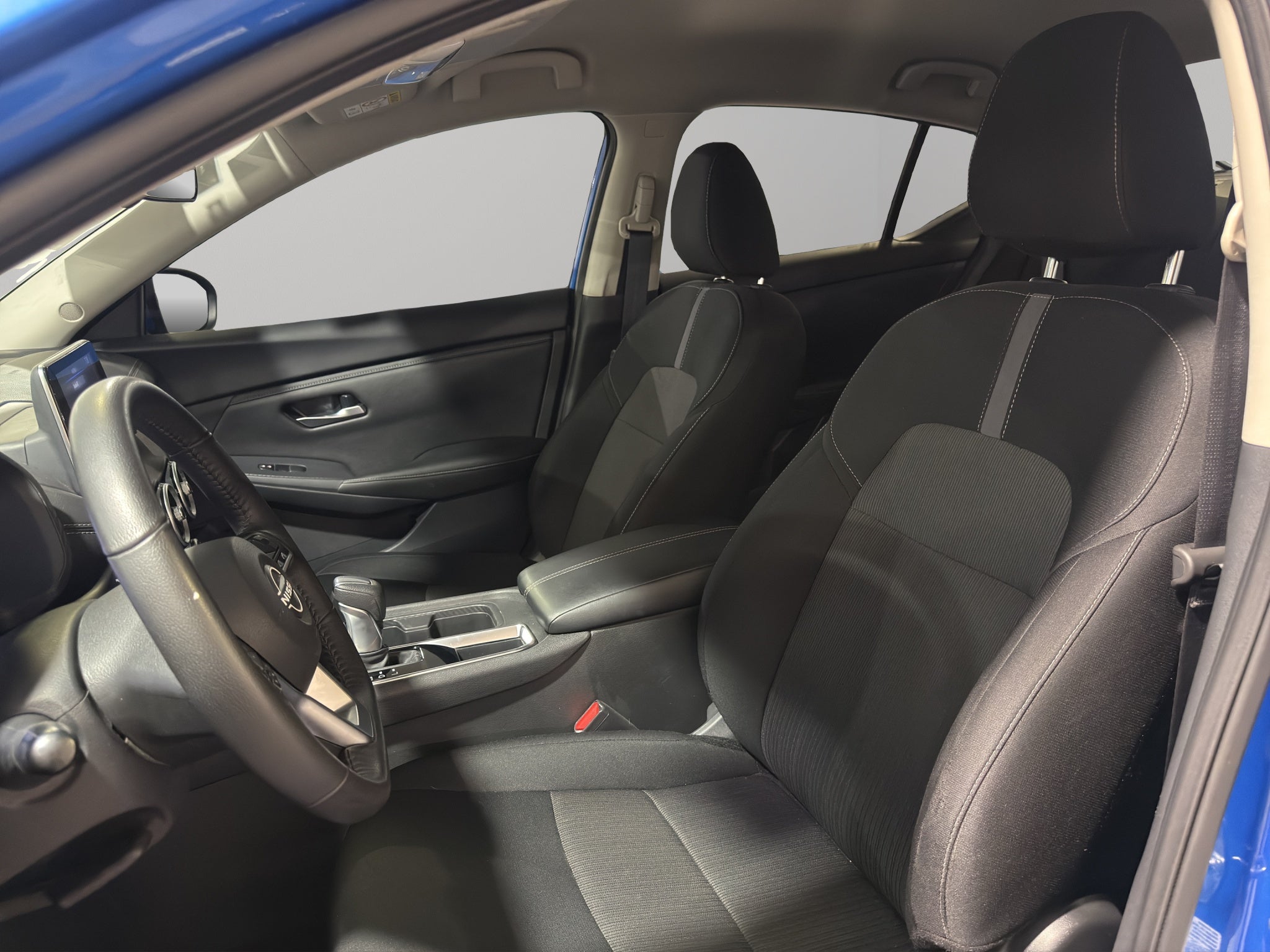 2024 Nissan Sentra 4 pts. Advance, TM6, a/ac., f. niebla, RA-16