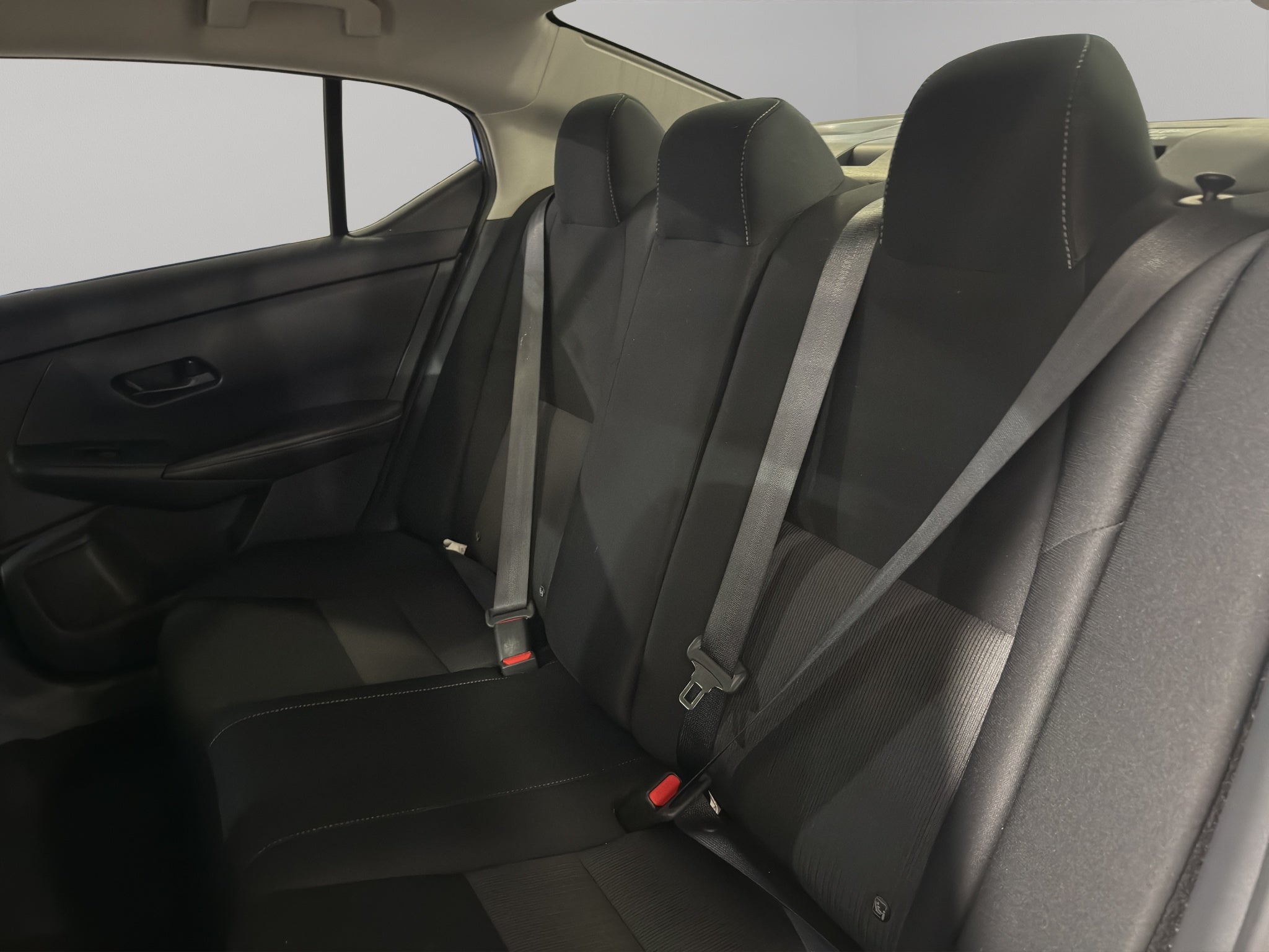 2024 Nissan Sentra 4 pts. Advance, TM6, a/ac., f. niebla, RA-16