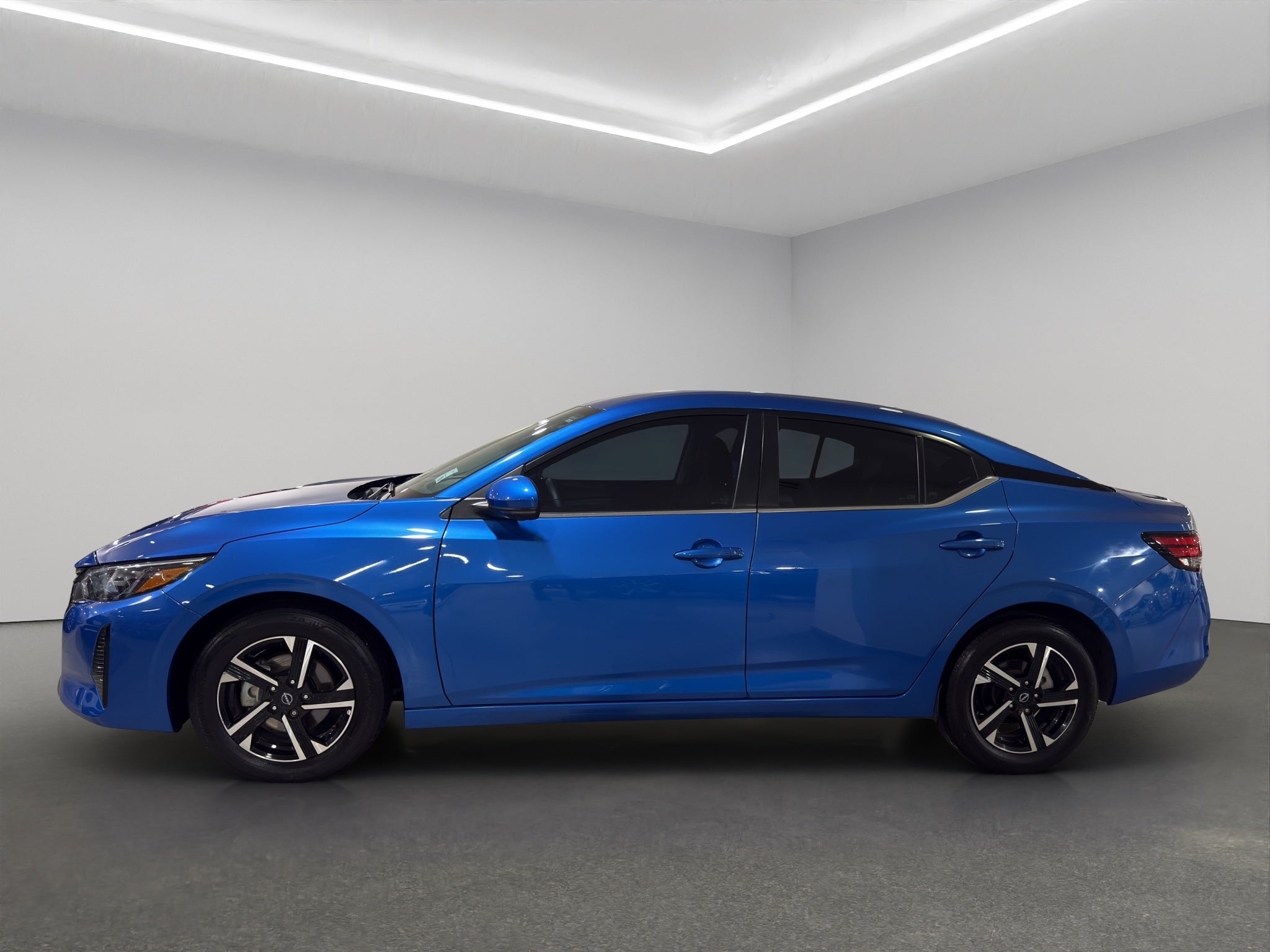2024 Nissan Sentra 4 pts. Advance, TM6, a/ac., f. niebla, RA-16