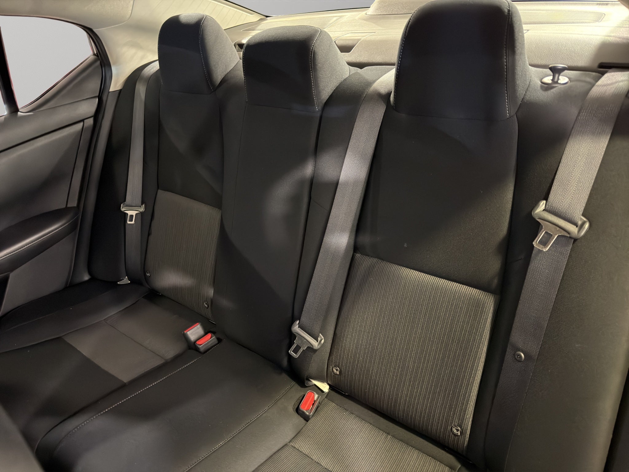 2023 Nissan Sentra 4 pts. Advance, TM6, a/ac., f. niebla, RA-16