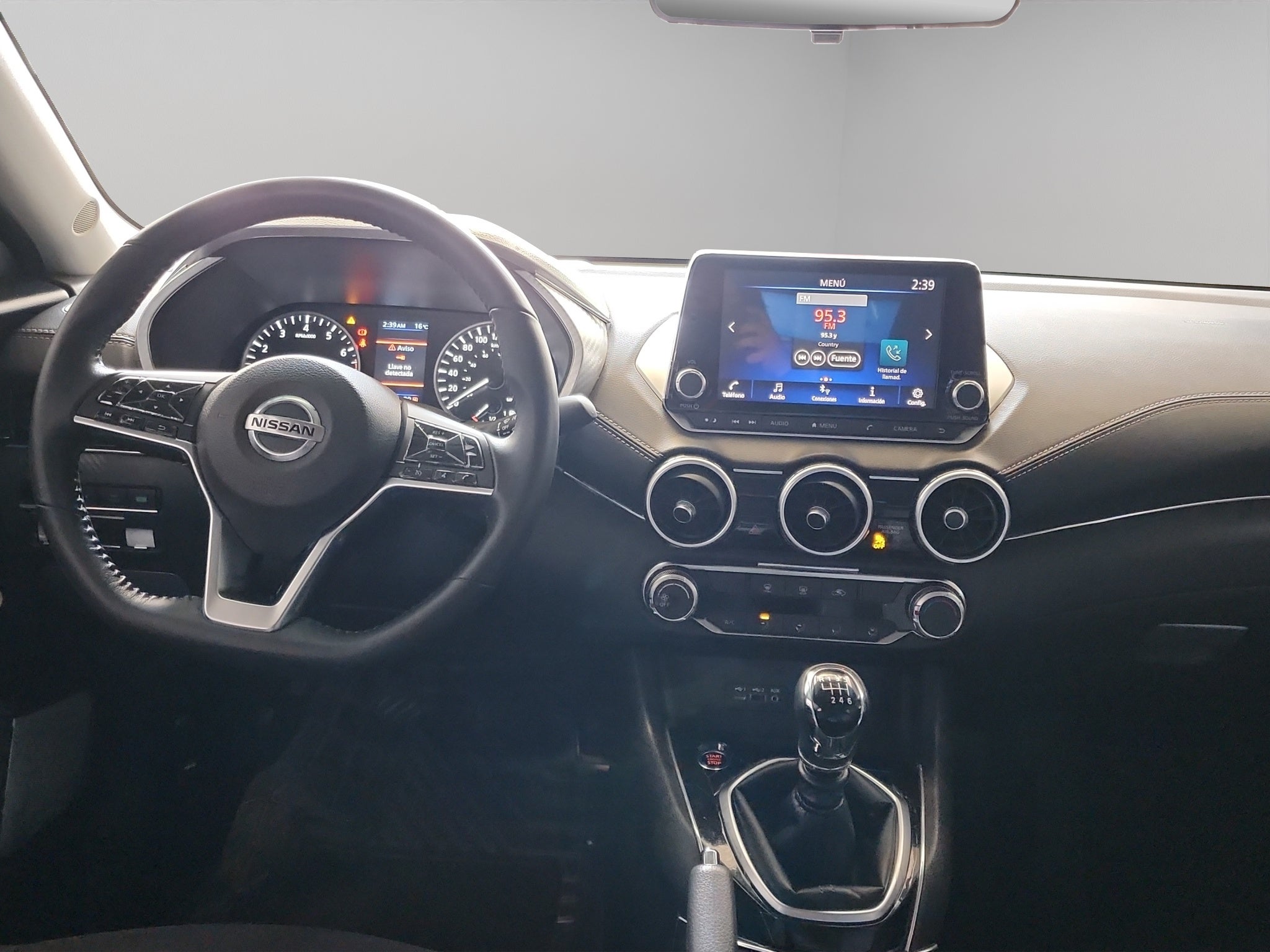 2023 Nissan Sentra 4 pts. Advance, TM6, a/ac., f. niebla, RA-16