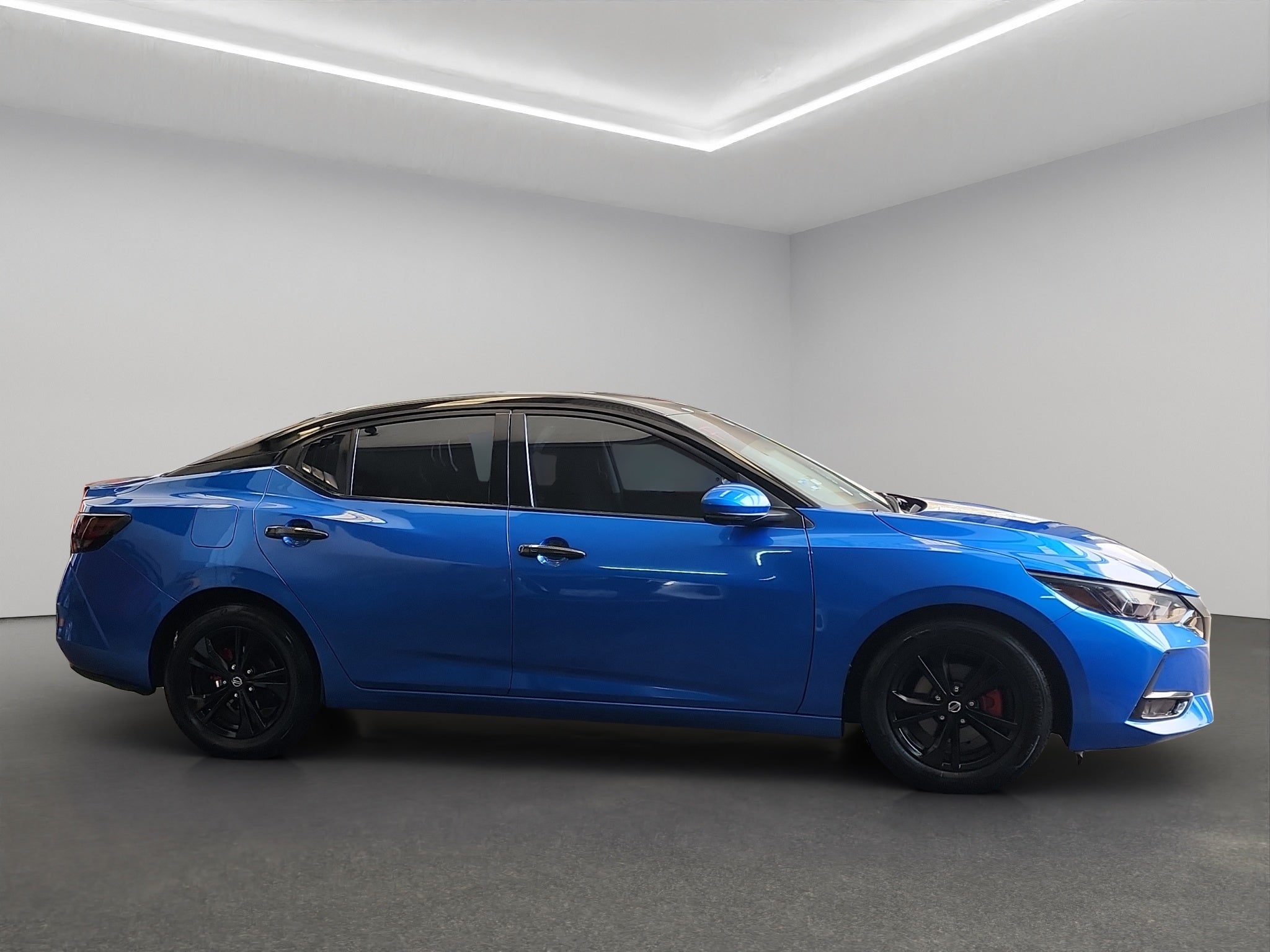 2023 Nissan Sentra 4 pts. Advance, TM6, a/ac., f. niebla, RA-16