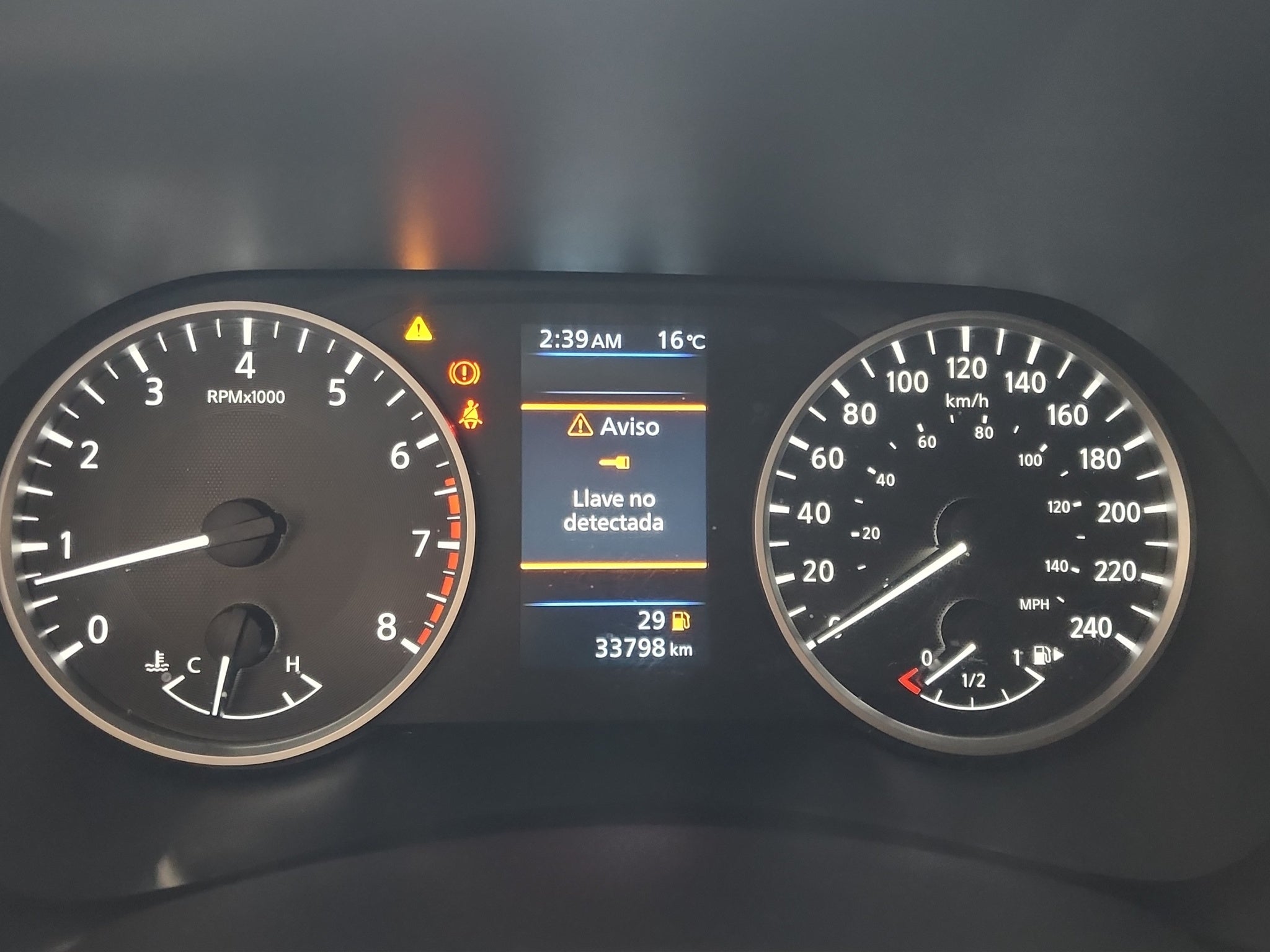 2023 Nissan Sentra 4 pts. Advance, TM6, a/ac., f. niebla, RA-16