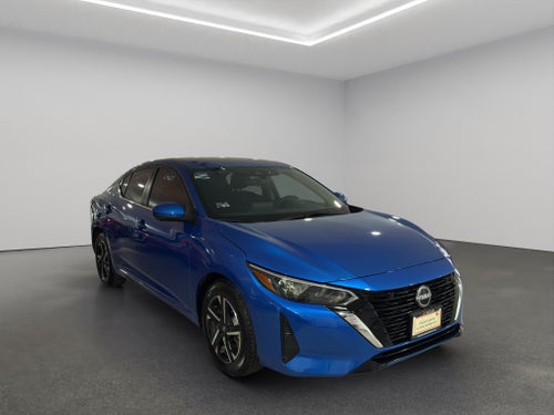 2025 Nissan Sentra 4 pts. Advance, TM6, a/ac., f. niebla, RA-16 (línea anterior)
