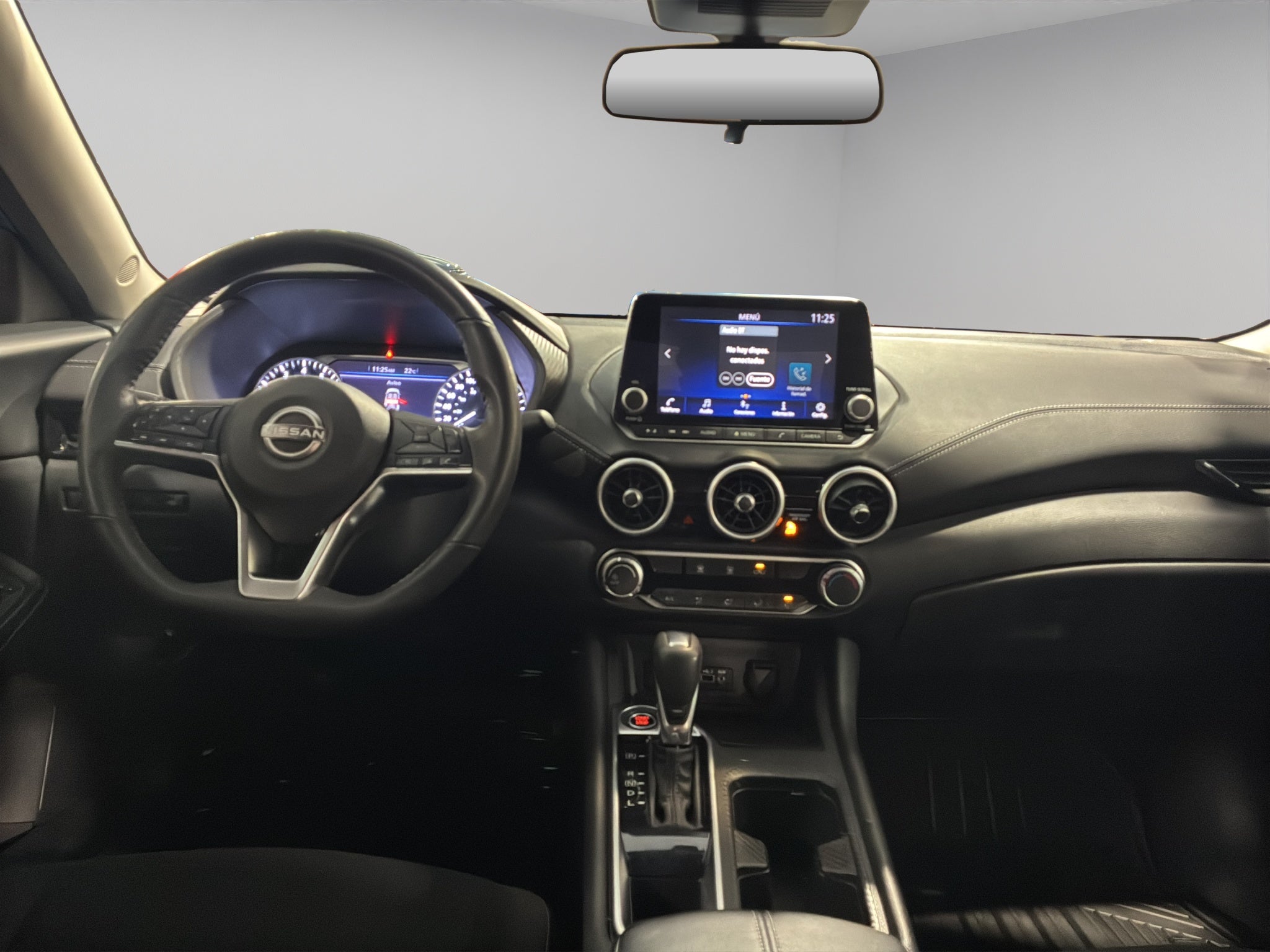 2025 Nissan Sentra 4 pts. Advance, TM6, a/ac., f. niebla, RA-16 (línea anterior)