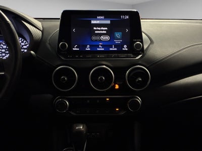 2025 Nissan Sentra 4 pts. Advance, TM6, a/ac., f. niebla, RA-16 (línea anterior)