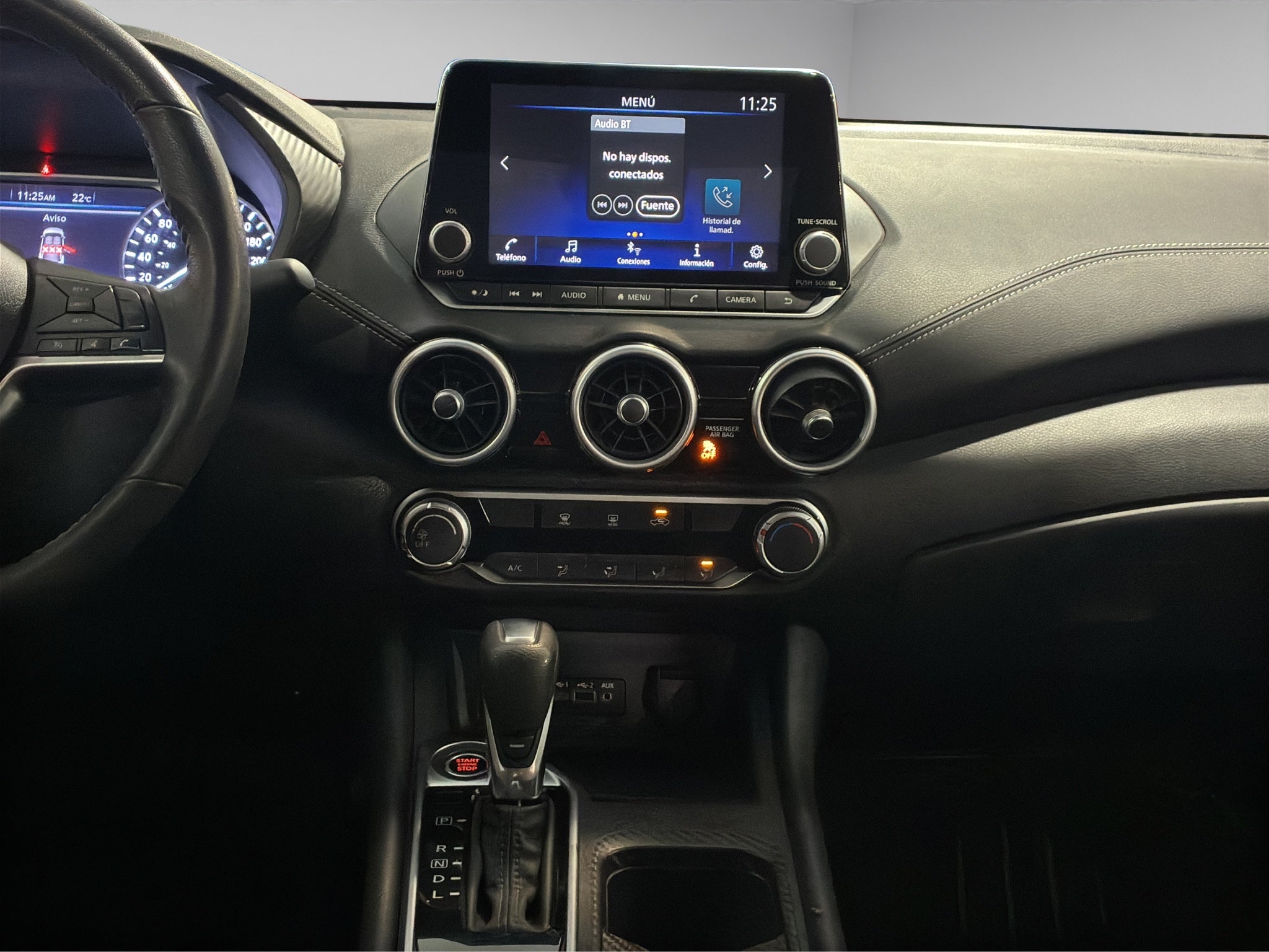 2025 Nissan Sentra 4 pts. Advance, TM6, a/ac., f. niebla, RA-16 (línea anterior)