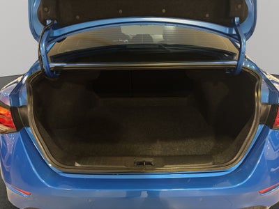 2025 Nissan Sentra 4 pts. Advance, TM6, a/ac., f. niebla, RA-16 (línea anterior)