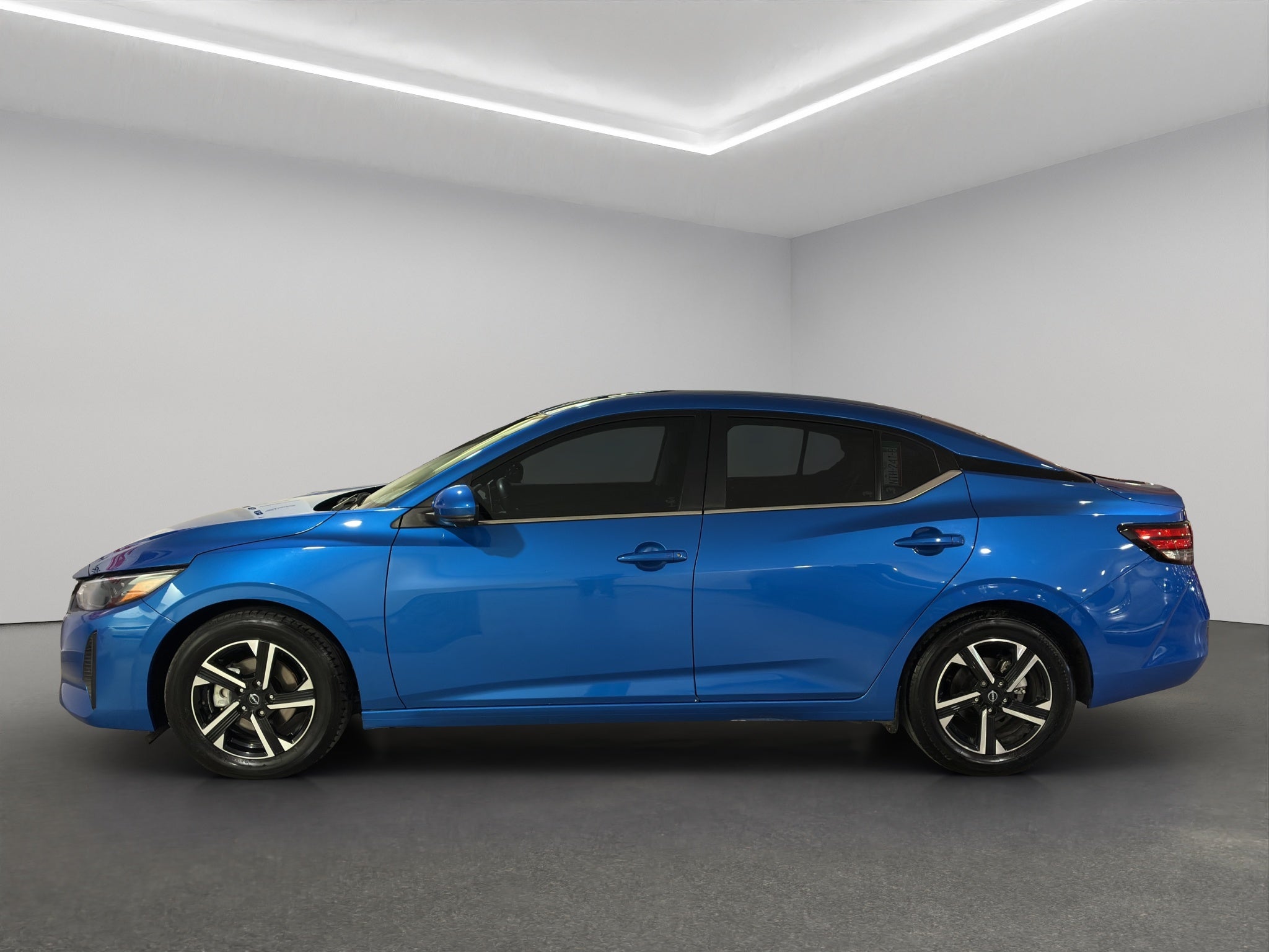 2025 Nissan Sentra 4 pts. Advance, TM6, a/ac., f. niebla, RA-16 (línea anterior)