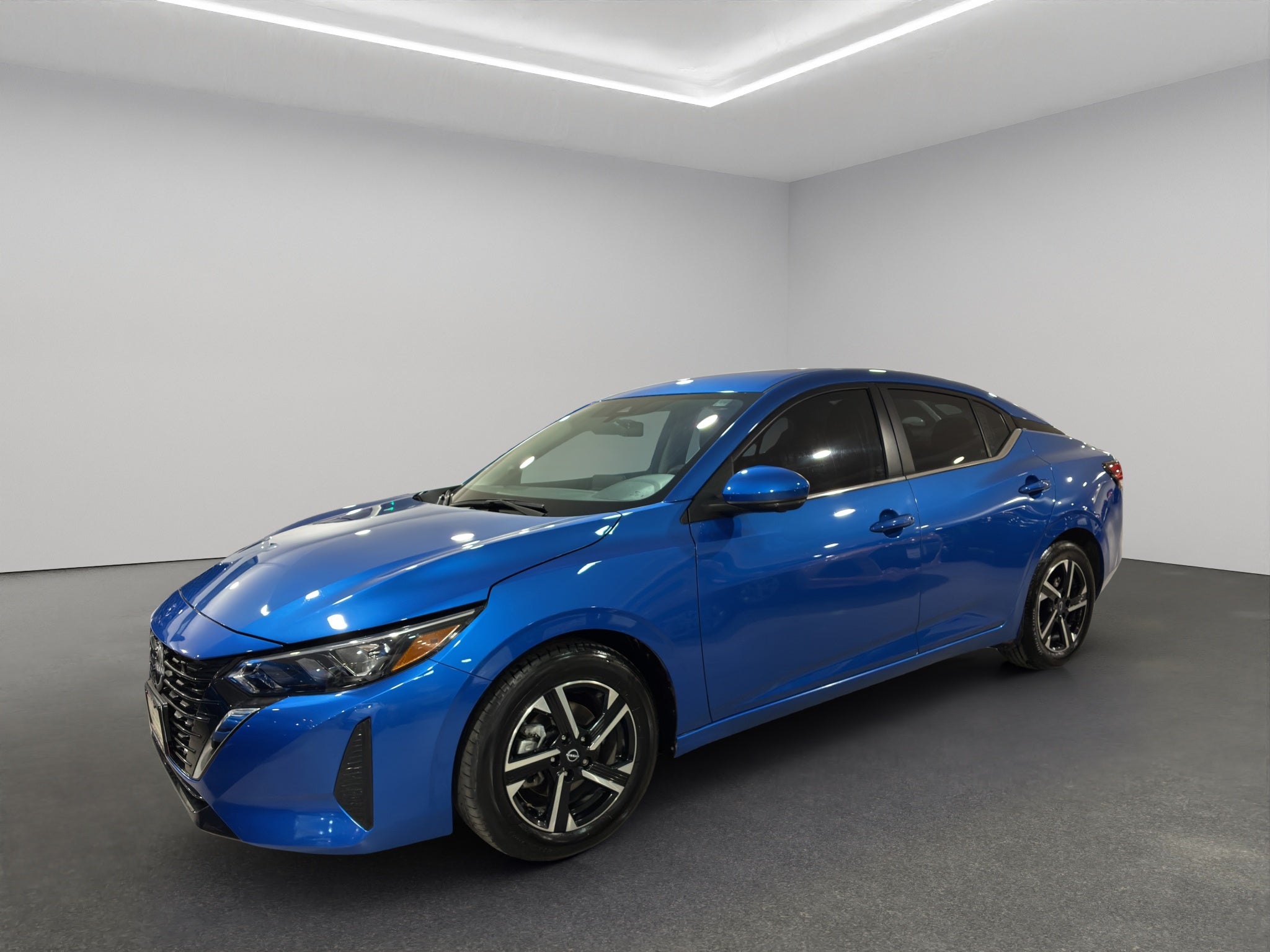 2025 Nissan Sentra 4 pts. Advance, TM6, a/ac., f. niebla, RA-16 (línea anterior)