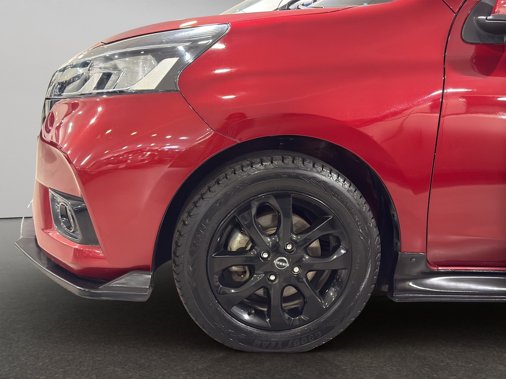 2022 Nissan March 5 pts. HB Advance, TM5, a/ac., VE, BA, ABS, RA-15