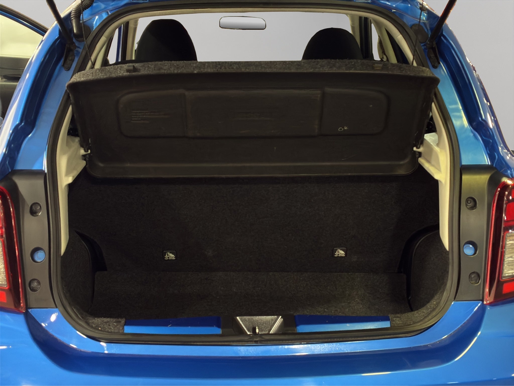 2024 Nissan March 5 pts. HB Sense, TM5, a/ac., R-14