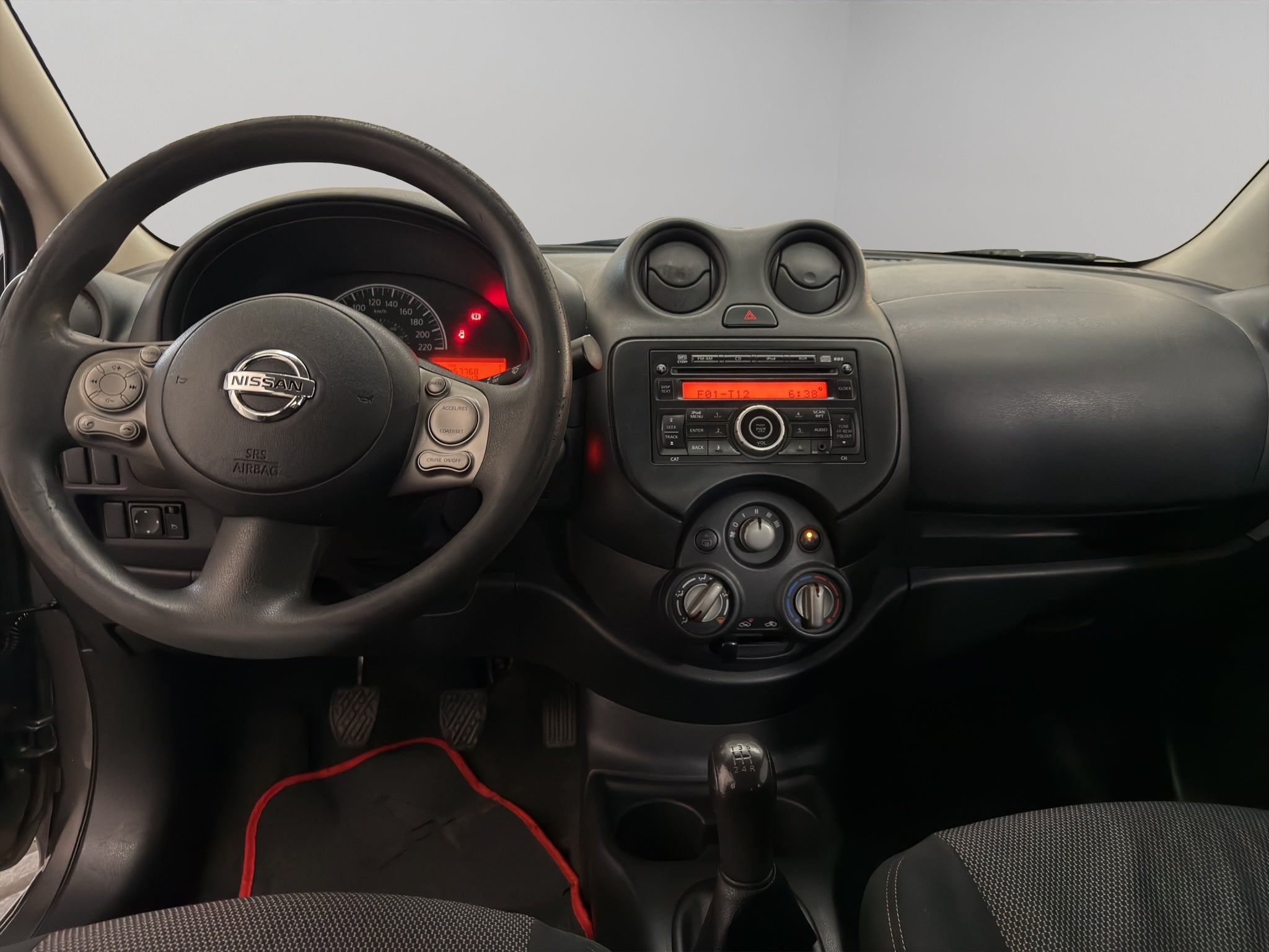 2015 Nissan Versa 4 pts. Sense, TM5, a/ac., VE