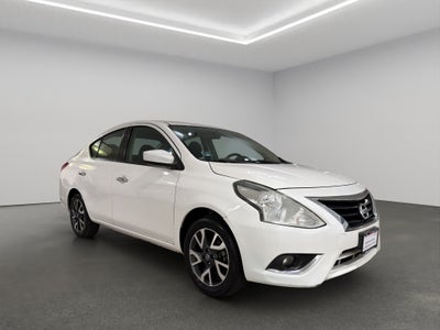 2019 Nissan Versa 4 pts. Advance, TM5, a/ac., VE, f. niebla, RA-16 (línea anterior)