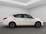 2019 Nissan Versa 4 pts. Advance, TM5, a/ac., VE, f. niebla, RA-16 (línea anterior)