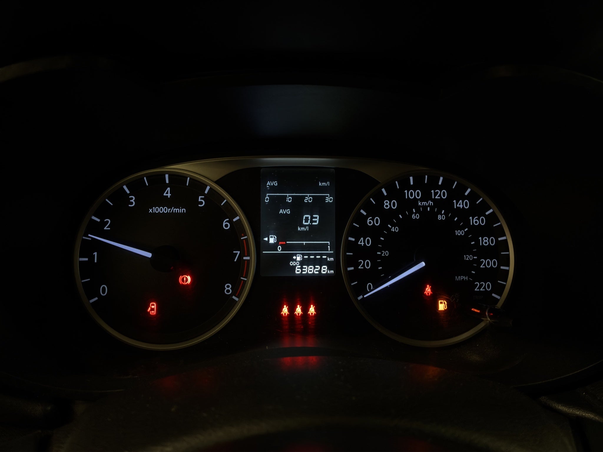 2024 Nissan Versa 4 pts. Sense, TM5, a/ac., R-15